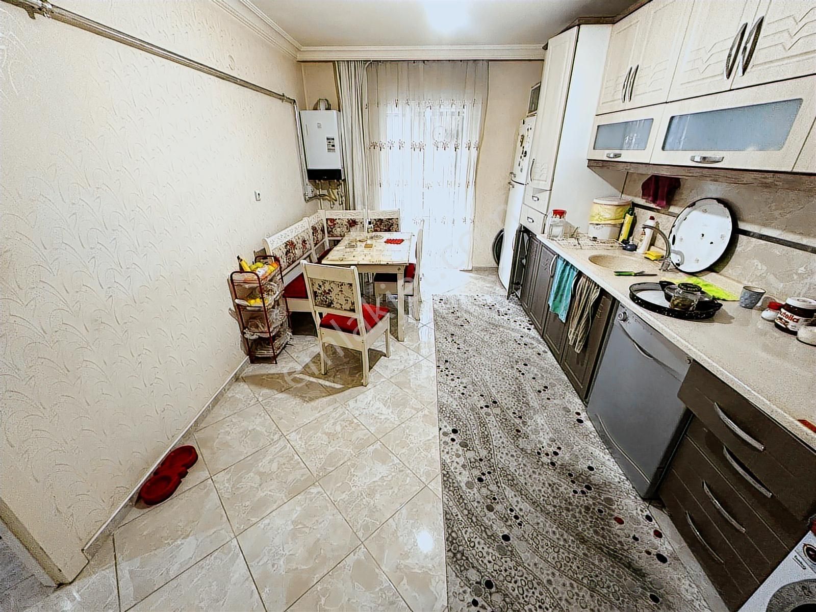 Ön Cehpe Yüksek Giriş Altında Daire Olan 3+1 Ferah Daire - Görsel 3