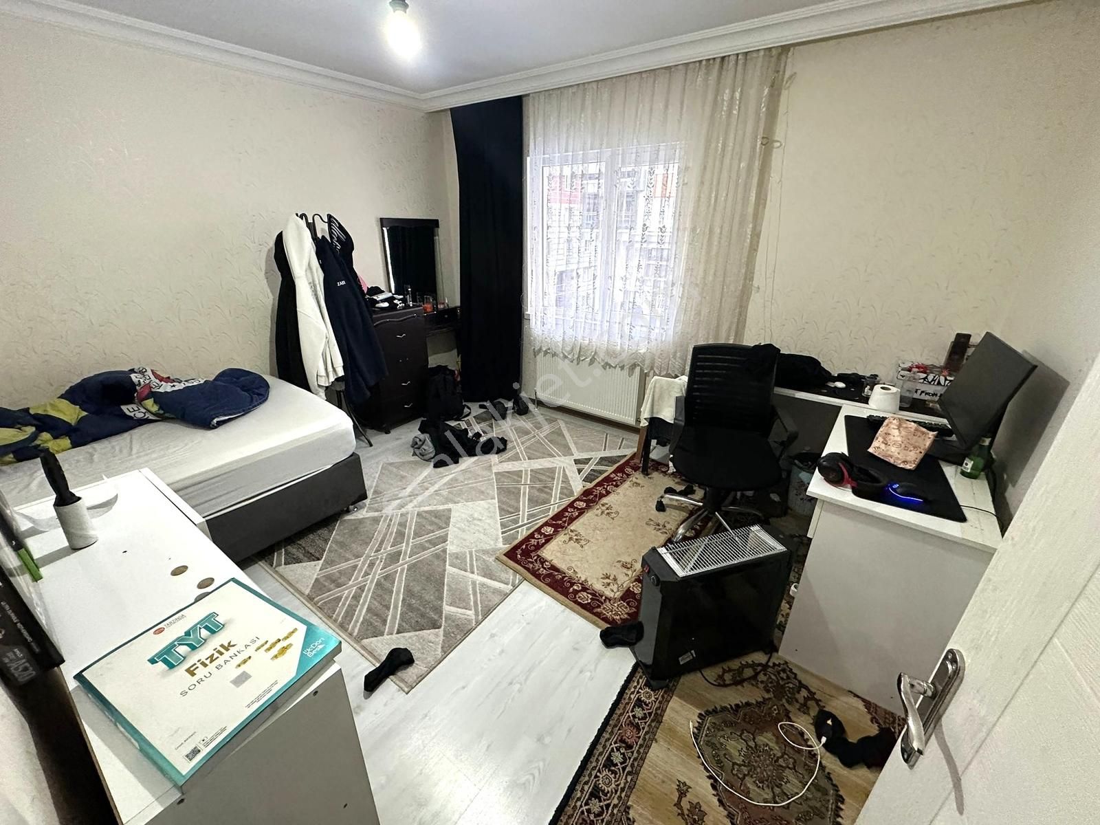 Ön Cehpe Yüksek Giriş Altında Daire Olan 3+1 Ferah Daire - Görsel 8