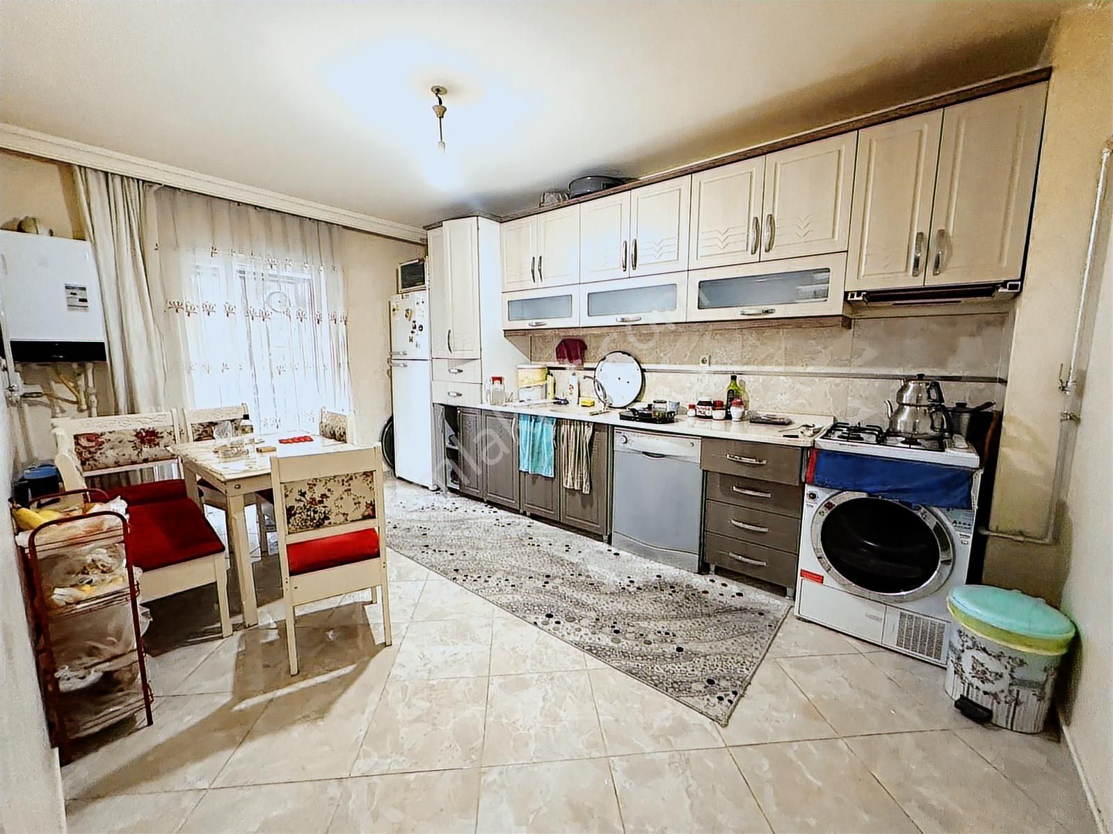 Ön Cehpe Yüksek Giriş Altında Daire Olan 3+1 Ferah Daire - Görsel 5