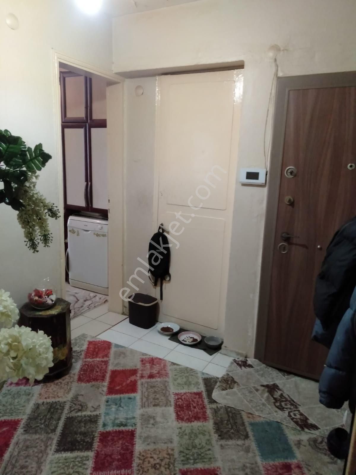 Mızraklı Caddesinde Satılık Daiiire