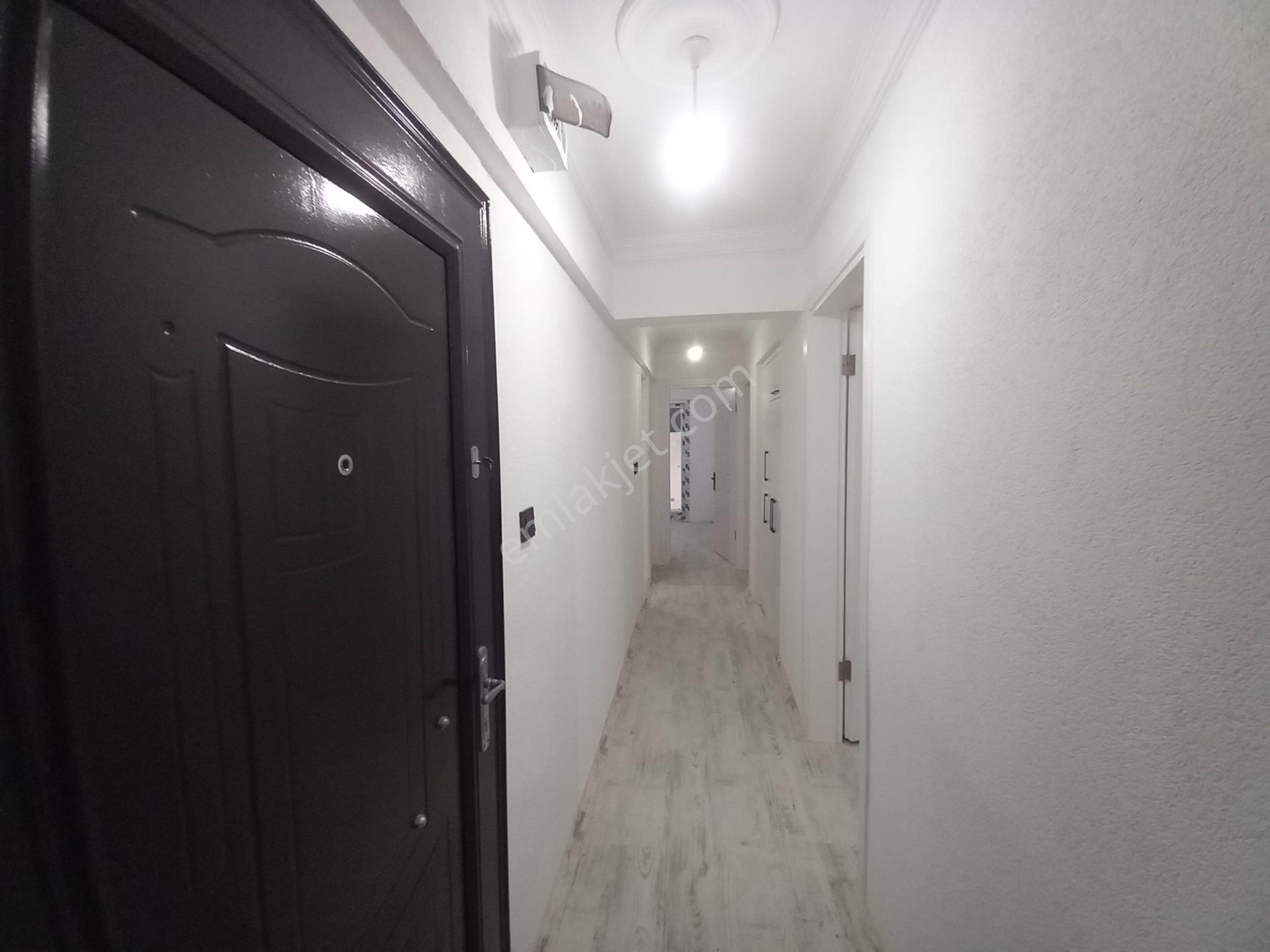 Kuşadası Cumhuriyet Mahallesinde Satılık 2+1 Giriş Kat Engelliye Uygun Satılık Dairemiz Bulunma - Görsel 18