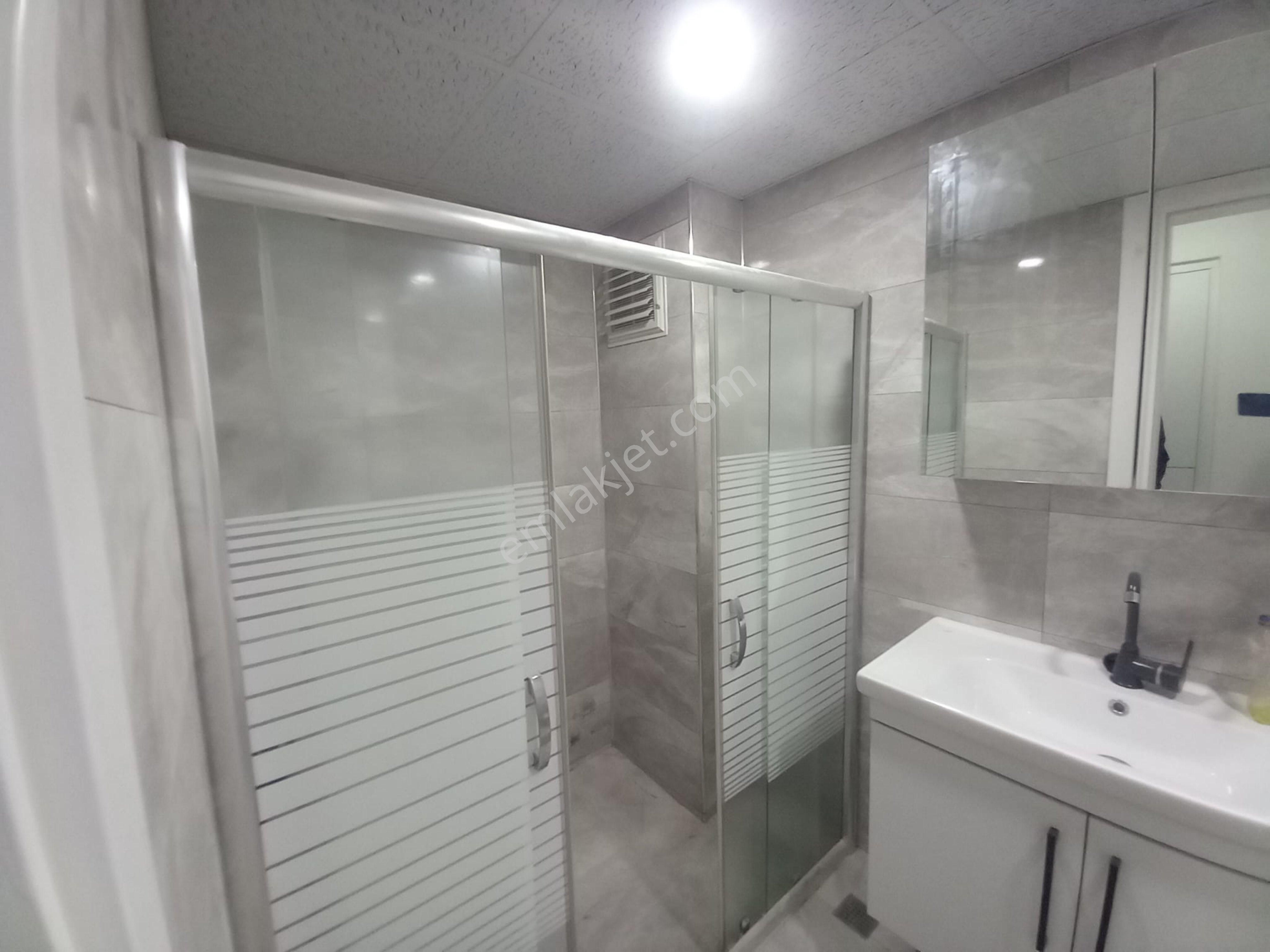 Kuşadası Cumhuriyet Mahallesinde Satılık 2+1 Giriş Kat Engelliye Uygun Satılık Dairemiz Bulunma - Görsel 12