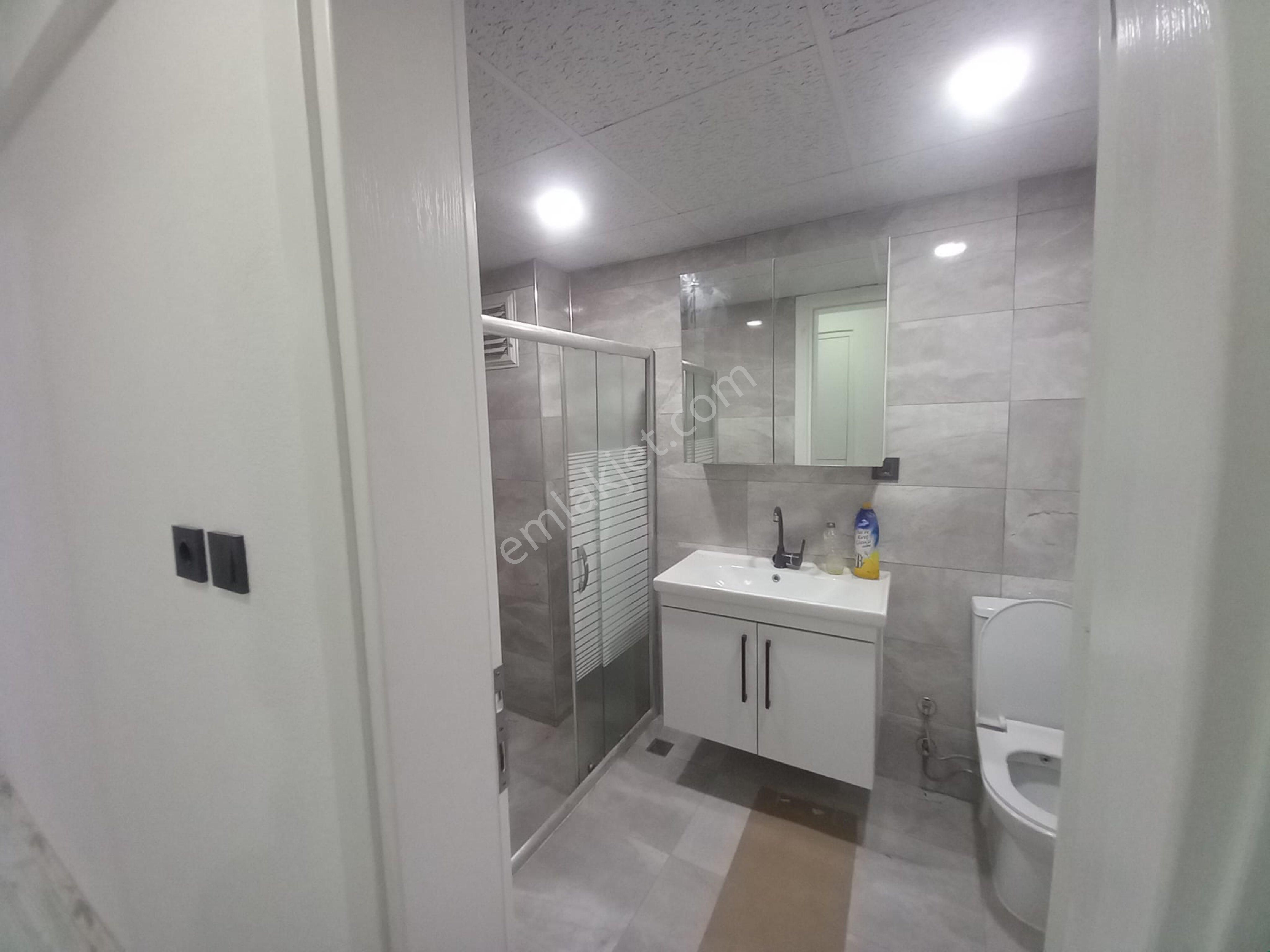 Kuşadası Cumhuriyet Mahallesinde Satılık 2+1 Giriş Kat Engelliye Uygun Satılık Dairemiz Bulunma - Görsel 28