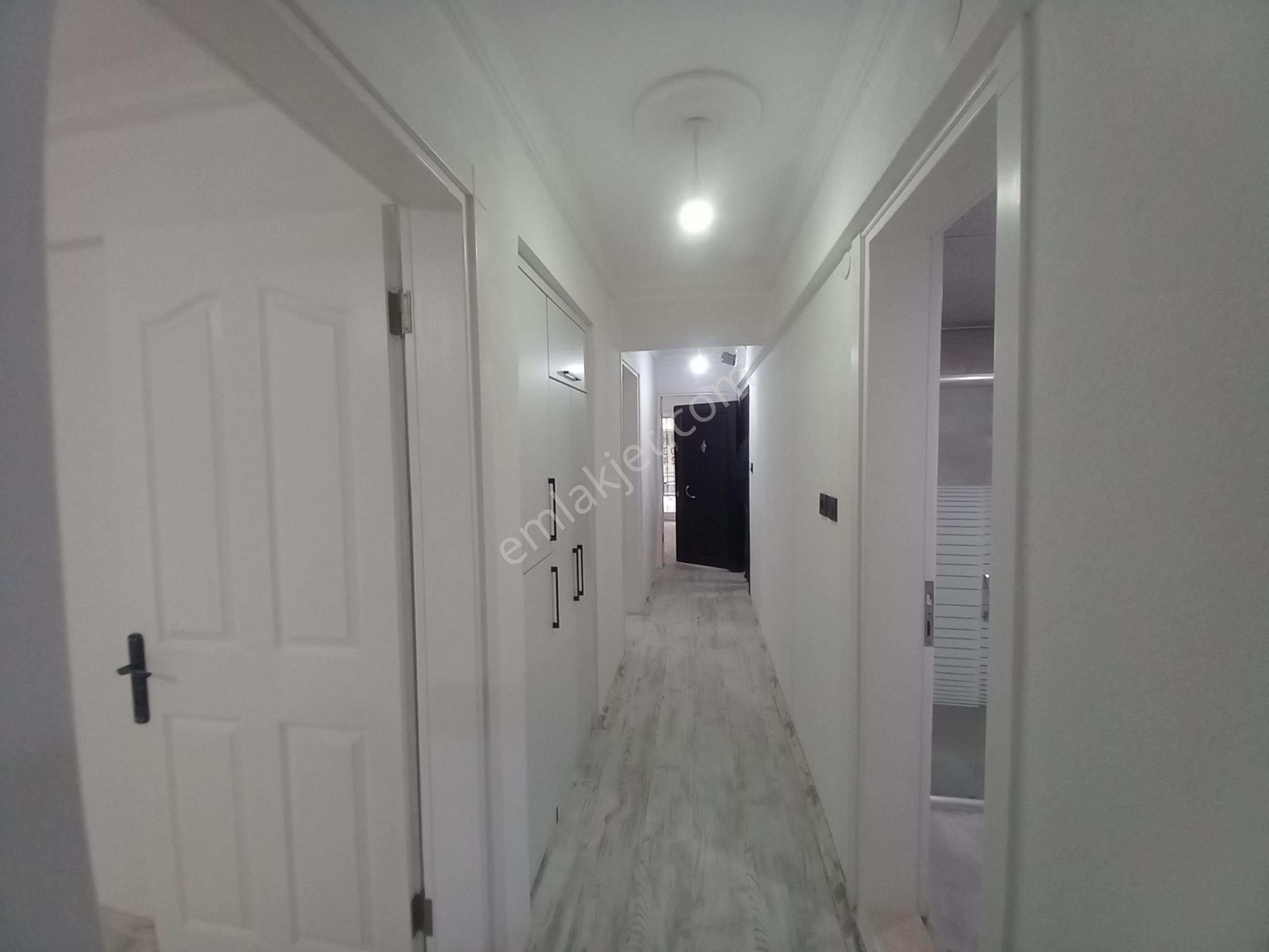 Kuşadası Cumhuriyet Mahallesinde Satılık 2+1 Giriş Kat Engelliye Uygun Satılık Dairemiz Bulunma - Görsel 21