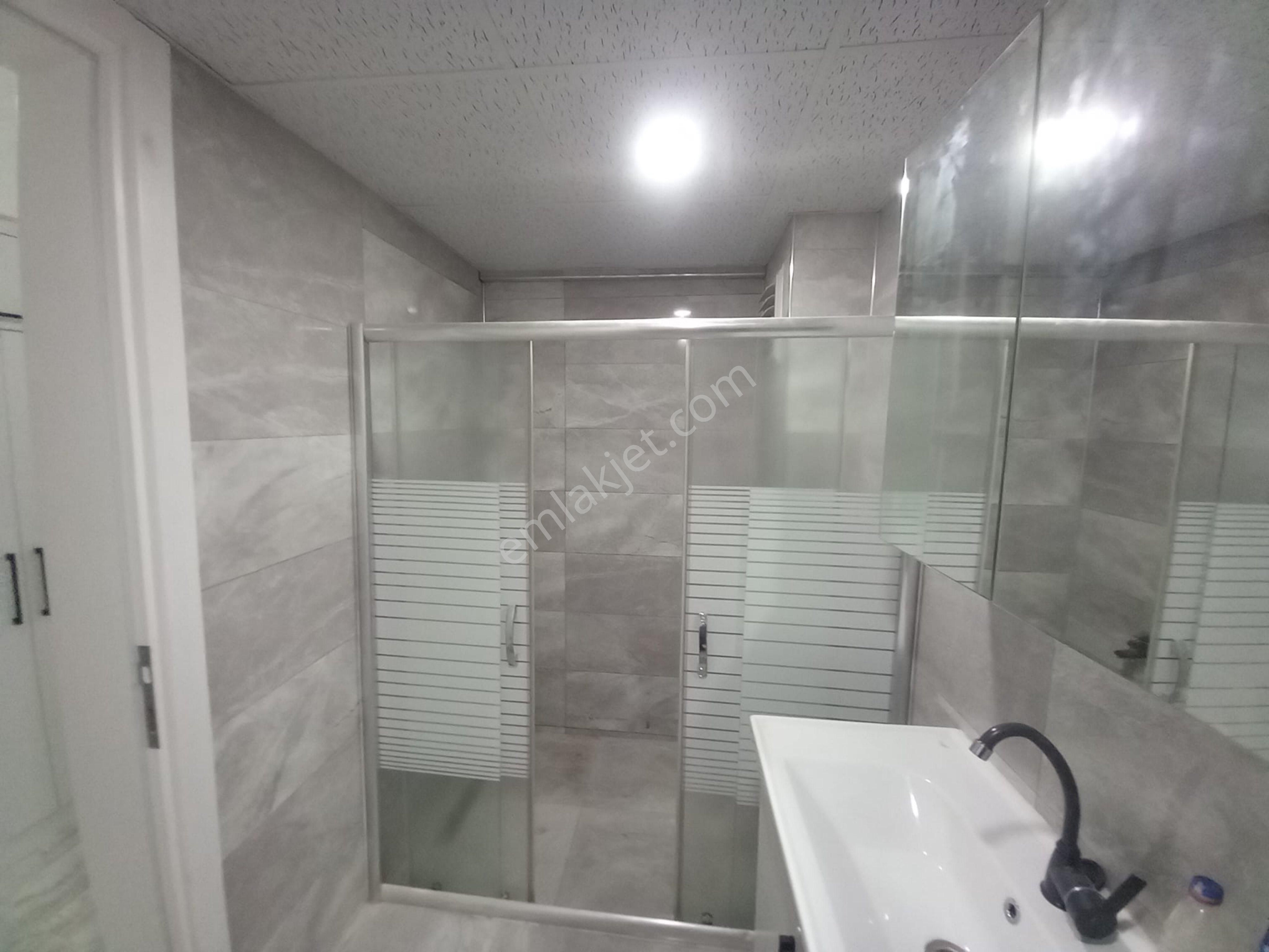 Kuşadası Cumhuriyet Mahallesinde Satılık 2+1 Giriş Kat Engelliye Uygun Satılık Dairemiz Bulunma - Görsel 17