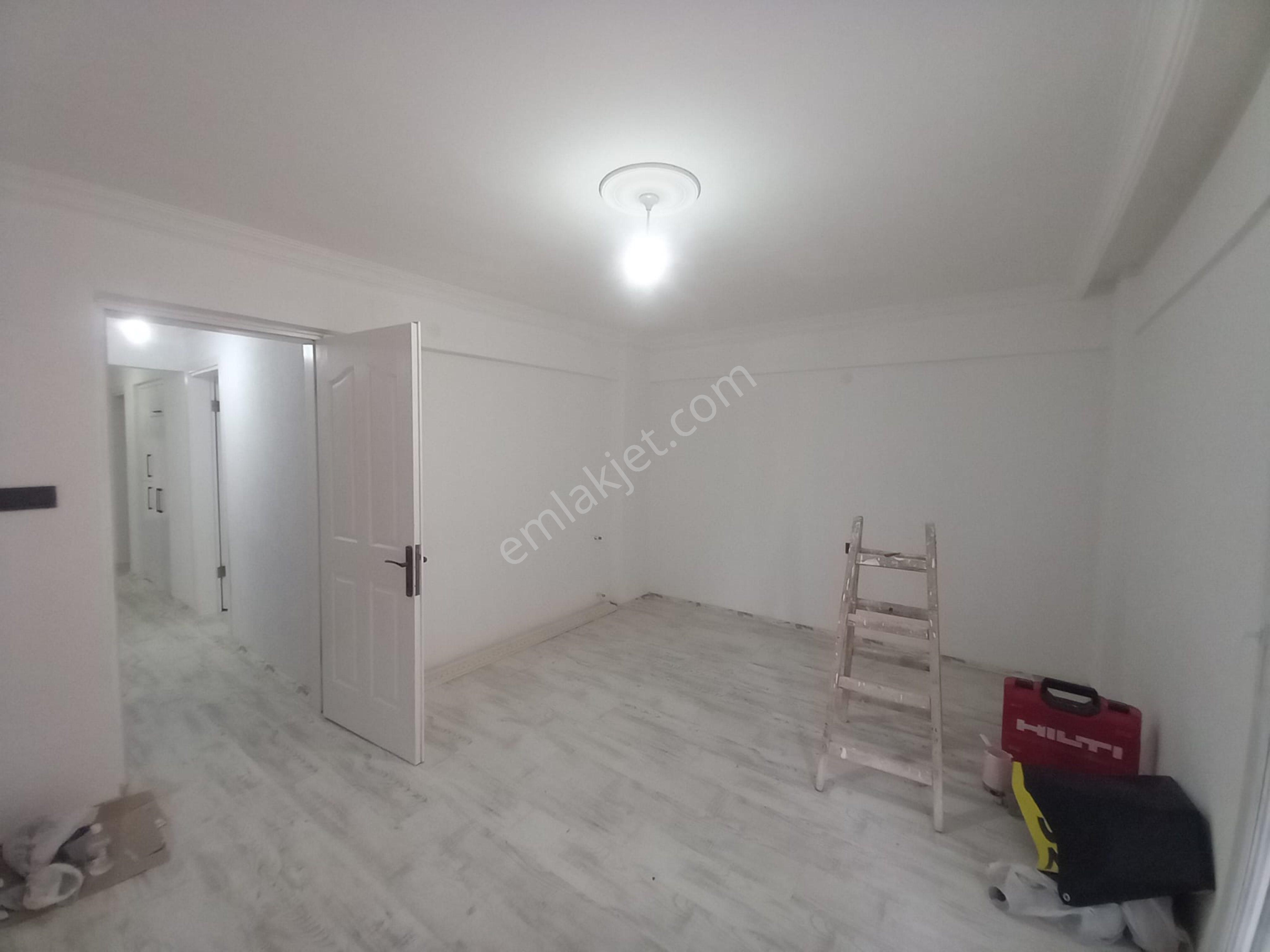 Kuşadası Cumhuriyet Mahallesinde Satılık 2+1 Giriş Kat Engelliye Uygun Satılık Dairemiz Bulunma - Görsel 16