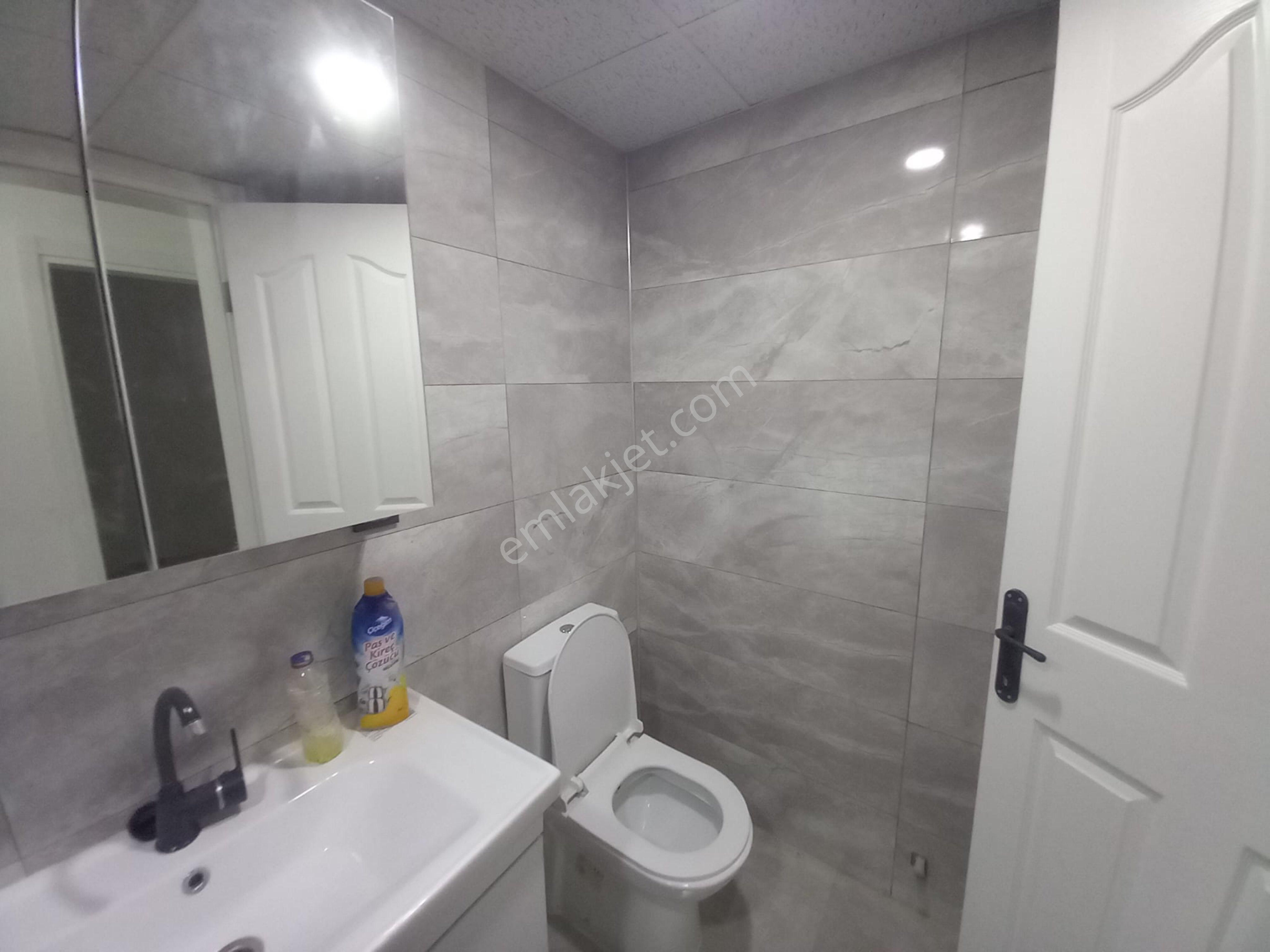 Kuşadası Cumhuriyet Mahallesinde Satılık 2+1 Giriş Kat Engelliye Uygun Satılık Dairemiz Bulunma - Görsel 25
