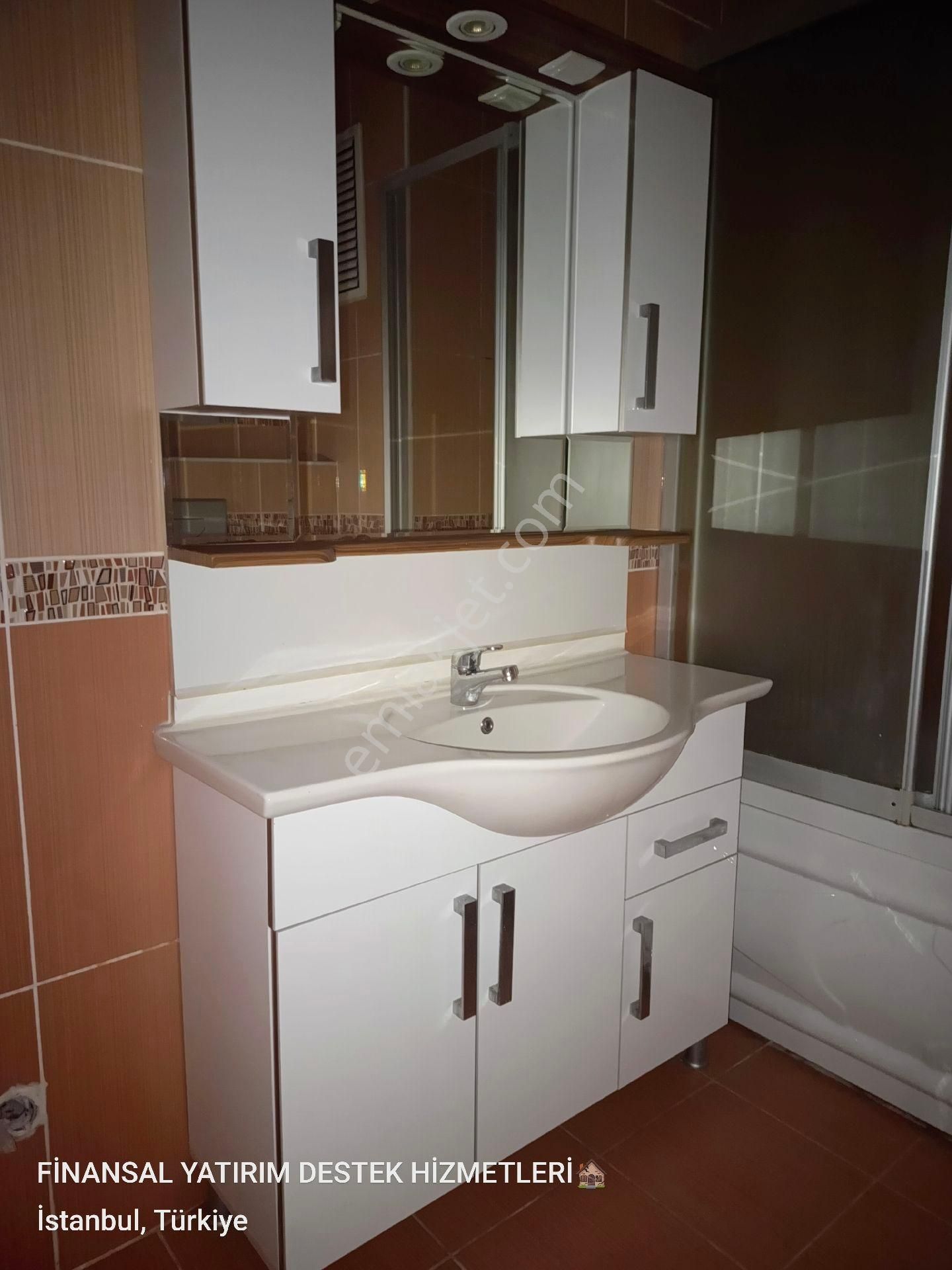 Ümraniye Armağanevler Mahallesi Diriliş Caddesi Üzerinde Site İçi 2+1 3.kat Metro Yürüme - Görsel 6