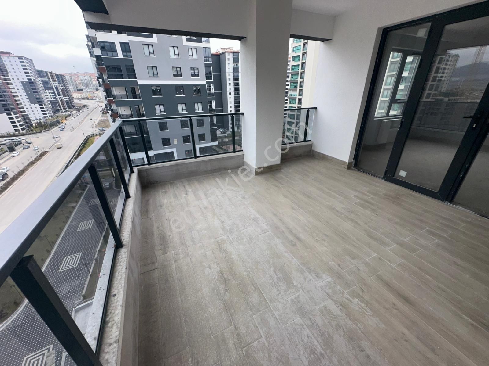 Kılıçsoy'dan Ovagross Yakını Premium Sitede Köşe Daire - Görsel 17