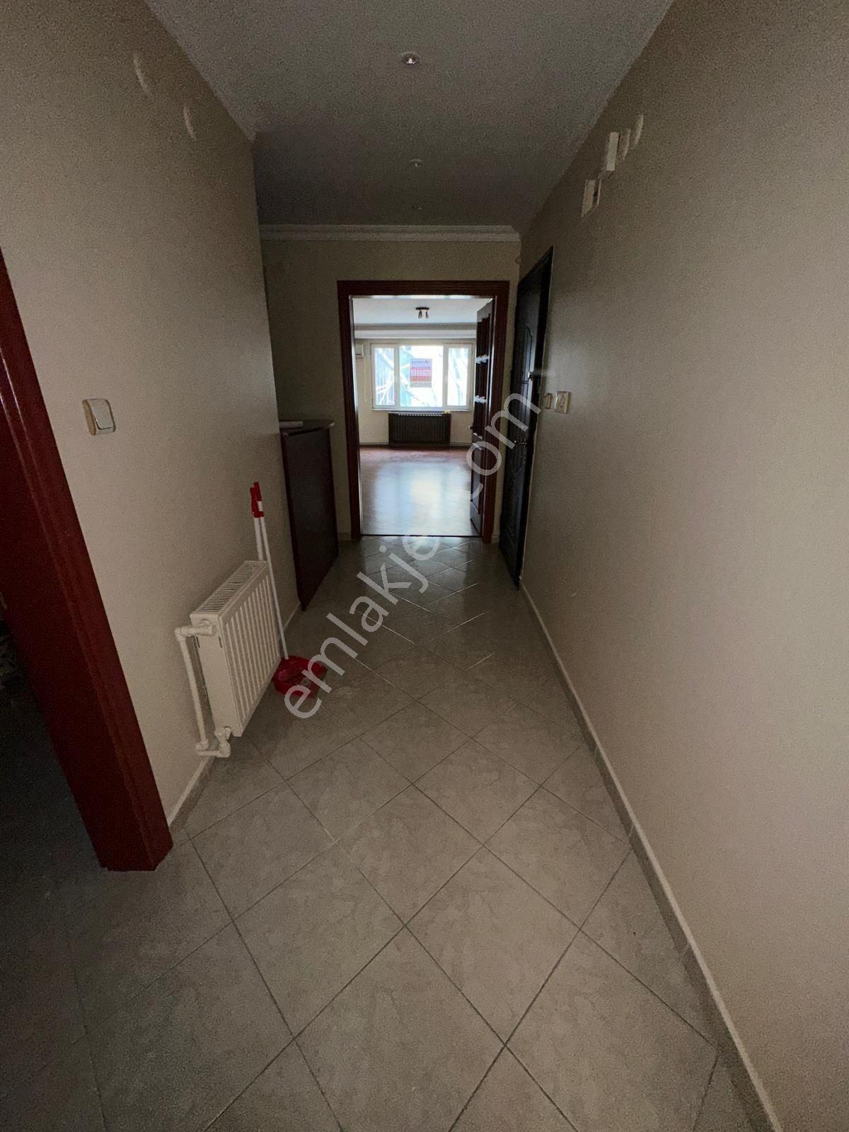 Bahariye Caddesine 1. Paralel Sokak Cam Plazada Kiralık Ofis - Görsel 8
