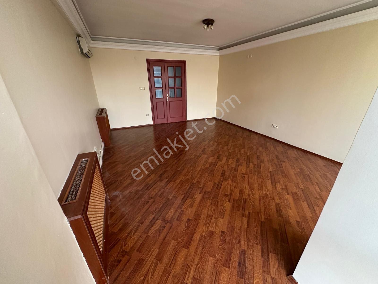 Bahariye Caddesine 1. Paralel Sokak Cam Plazada Kiralık Ofis - Görsel 2