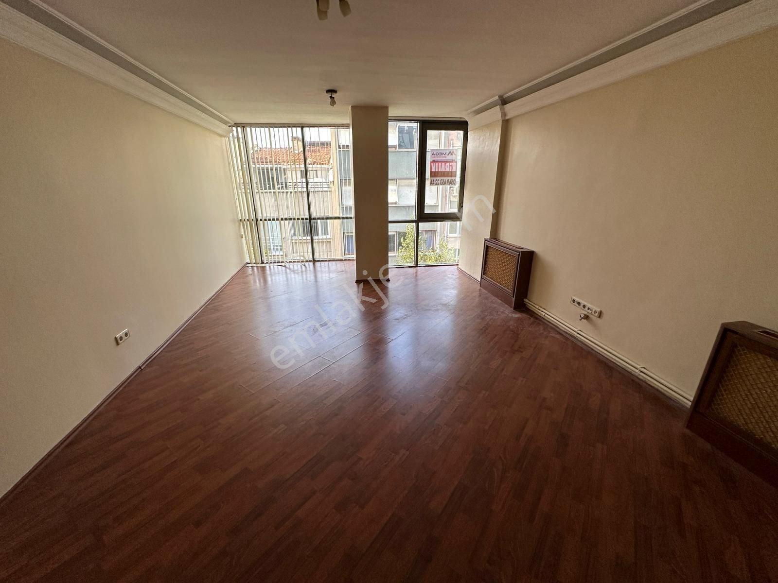 Bahariye Caddesine 1. Paralel Sokak Cam Plazada Kiralık Ofis - Görsel 12