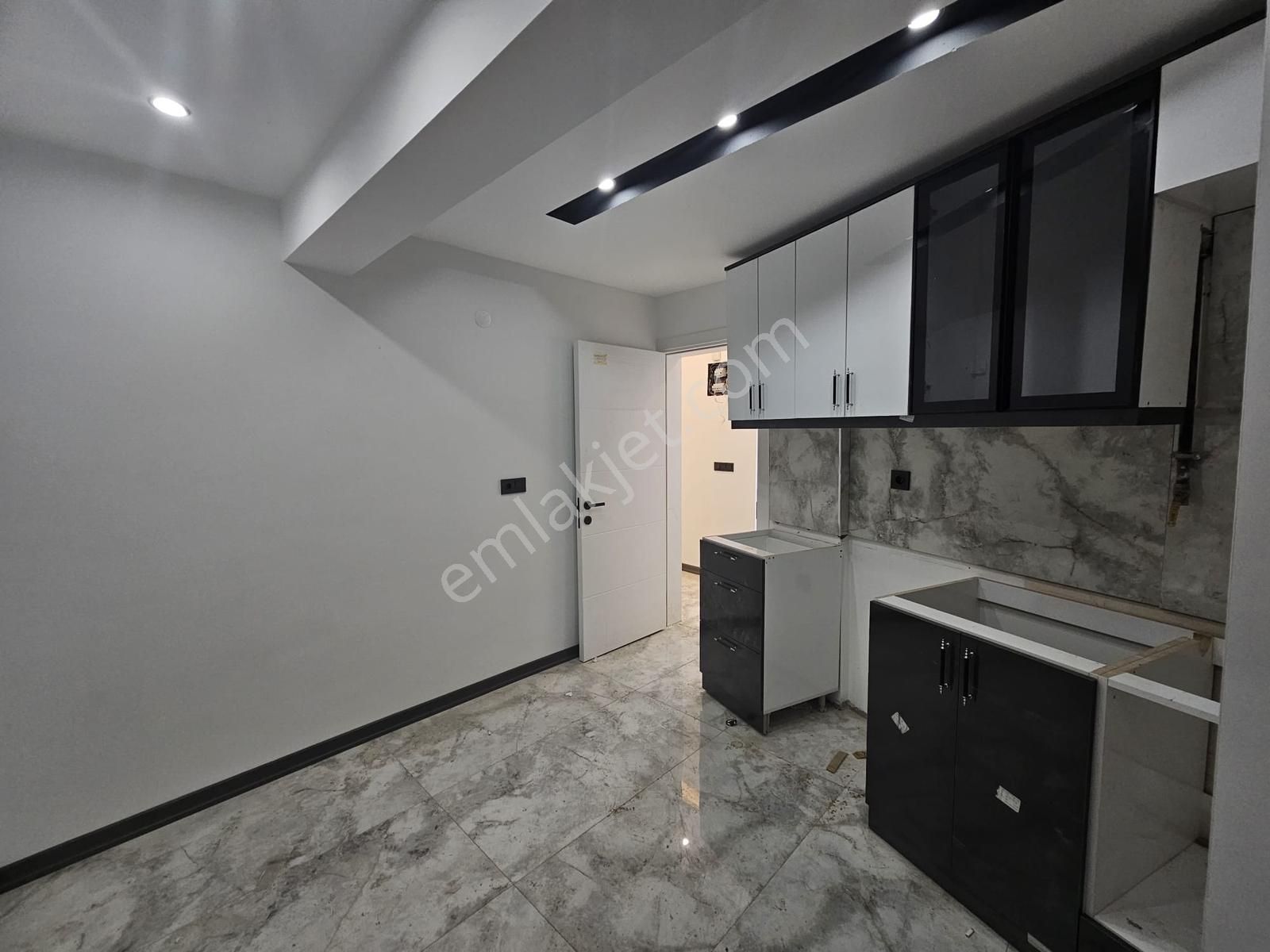 Buca Yeşilbağlar Mah Satılık Köşe Daire 85m2 2+1 2.kat - Görsel 2