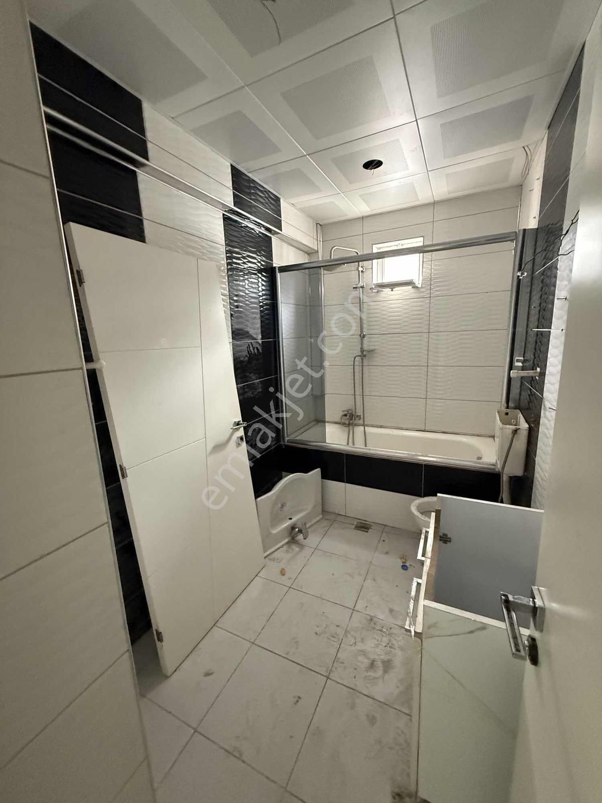 Süper Genişlikte Cadde Üstü İçi Sıfır Yapılı 3+1 Kiralık Daire - Görsel 16