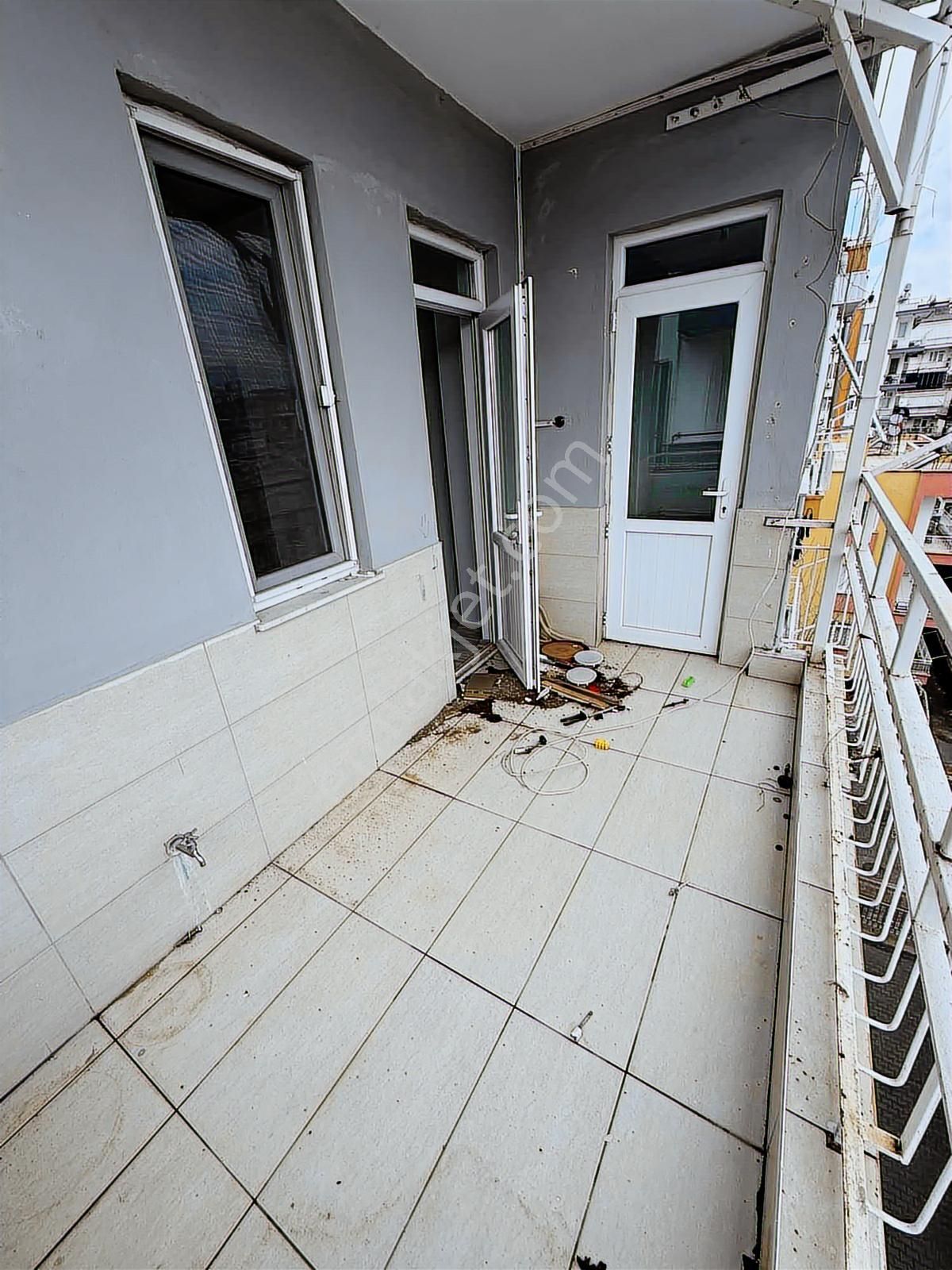 Süper Genişlikte Cadde Üstü İçi Sıfır Yapılı 3+1 Kiralık Daire - Görsel 13