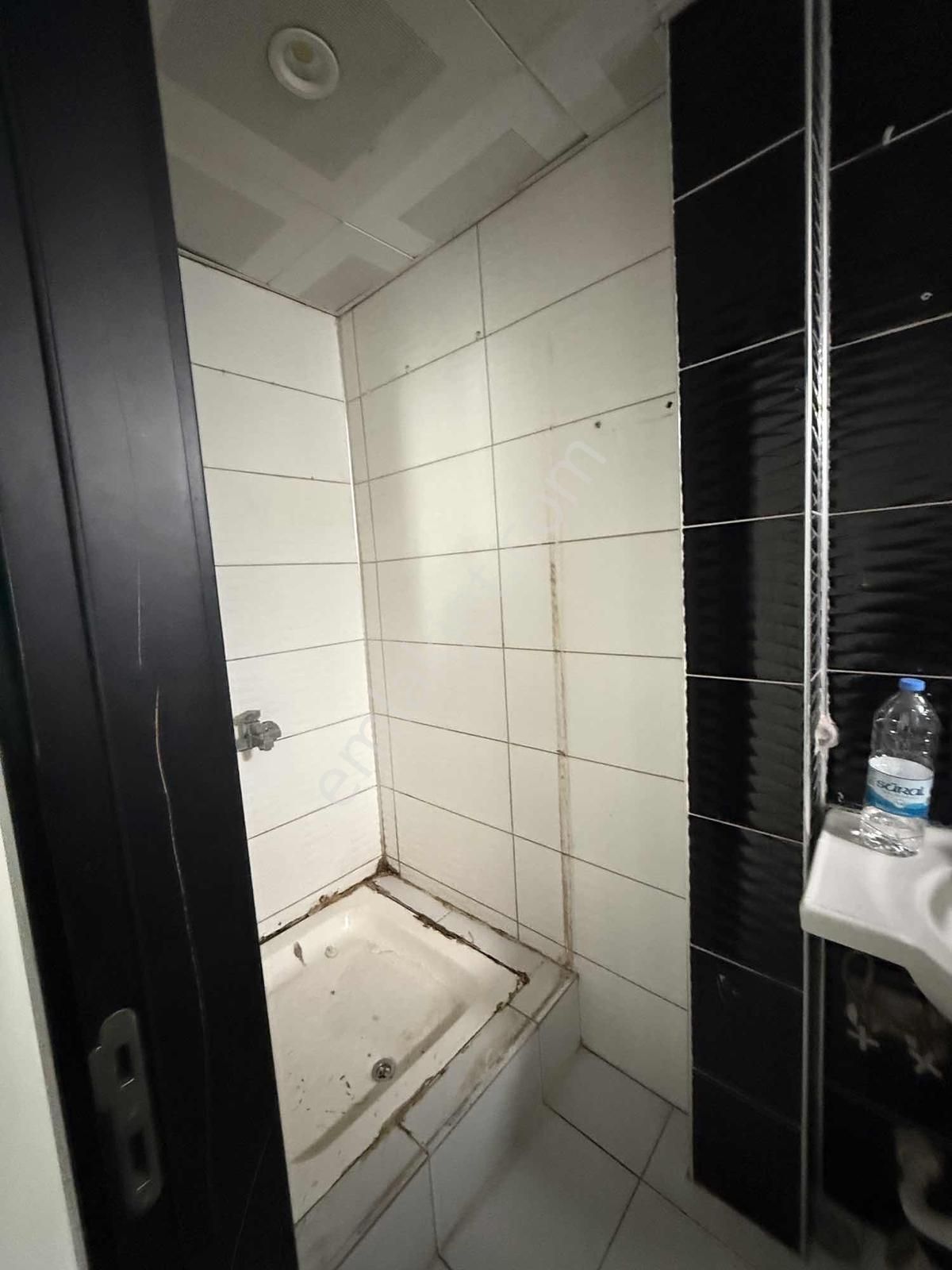 Süper Genişlikte Cadde Üstü İçi Sıfır Yapılı 3+1 Kiralık Daire - Görsel 18