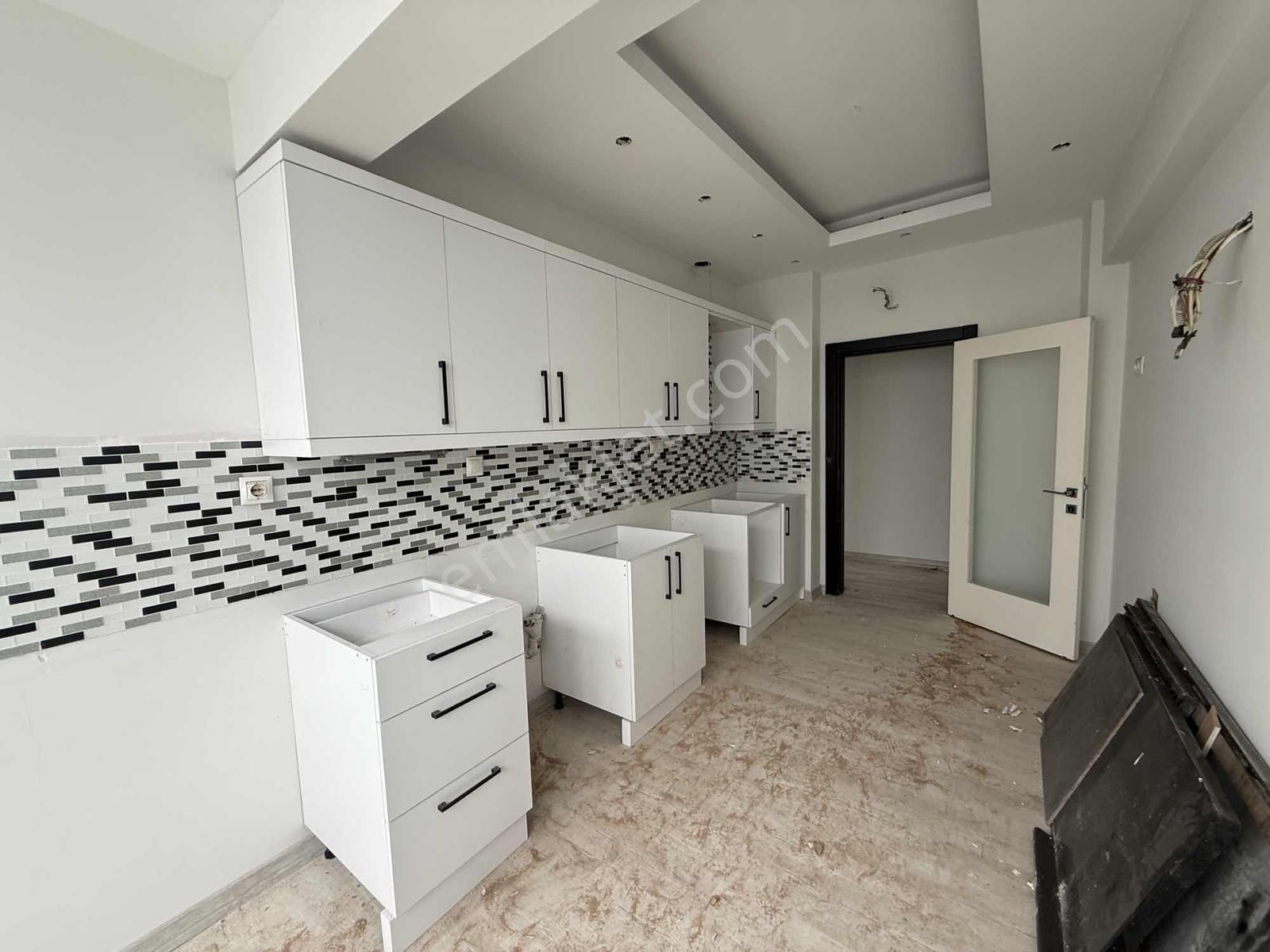 Süper Genişlikte Cadde Üstü İçi Sıfır Yapılı 3+1 Kiralık Daire - Görsel 32