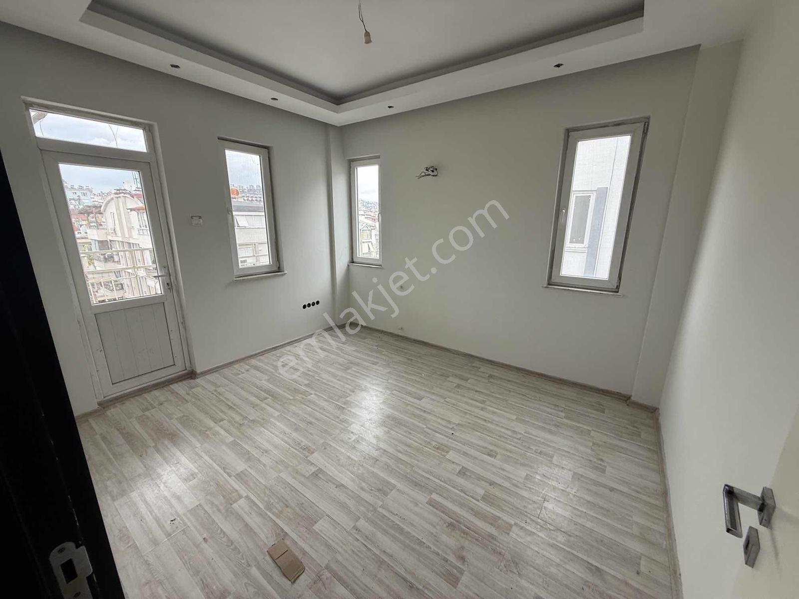 Süper Genişlikte Cadde Üstü İçi Sıfır Yapılı 3+1 Kiralık Daire - Görsel 15