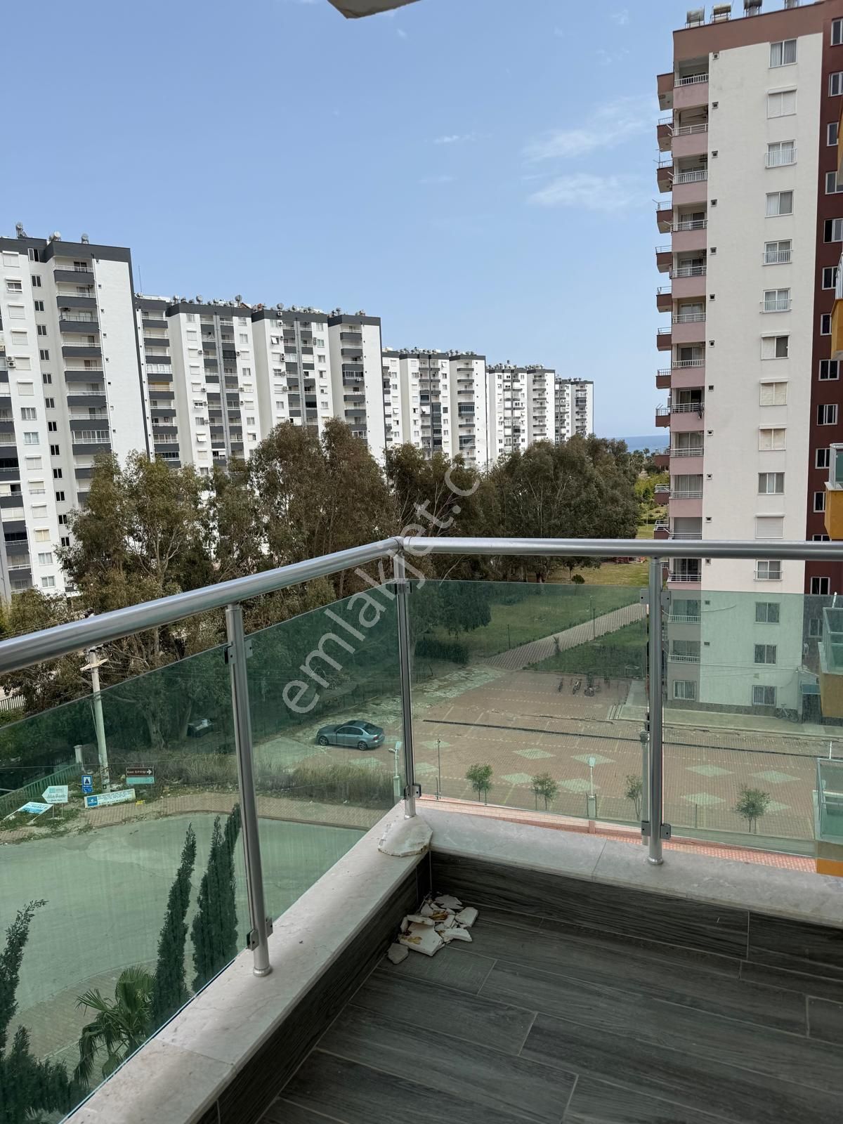 Kale Emlaktan Atakent’te Satılık Full Eşyalı 2+1 Daire