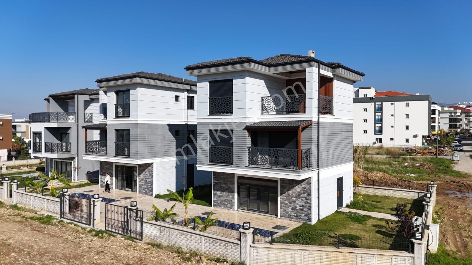 Hem Merkezi Hem Müstakil! , Özel Havuzlu 3+1 5 Banyolu Lüks Villa - Görsel 35