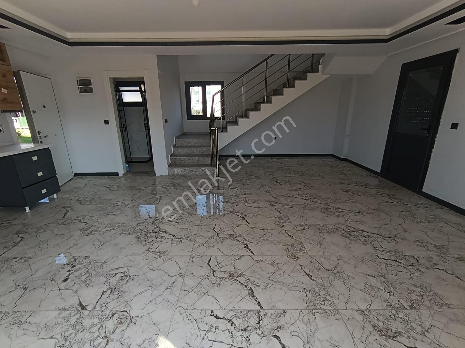 Hem Merkezi Hem Müstakil! , Özel Havuzlu 3+1 5 Banyolu Lüks Villa - Görsel 5