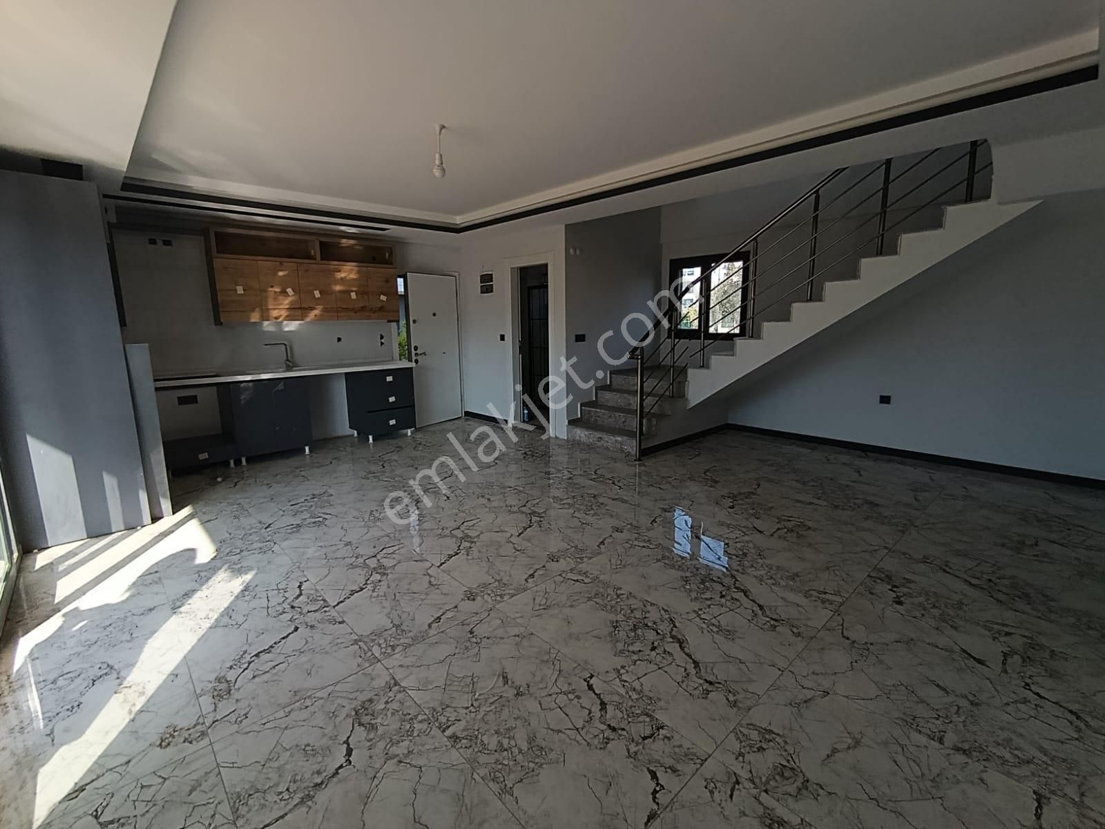 Hem Merkezi Hem Müstakil! , Özel Havuzlu 3+1 5 Banyolu Lüks Villa - Görsel 7