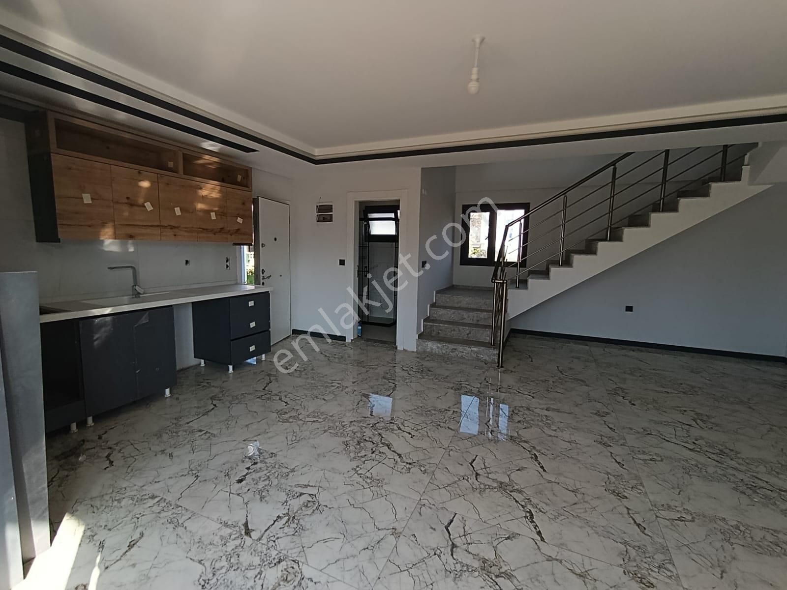 Hem Merkezi Hem Müstakil! , Özel Havuzlu 3+1 5 Banyolu Lüks Villa - Görsel 4