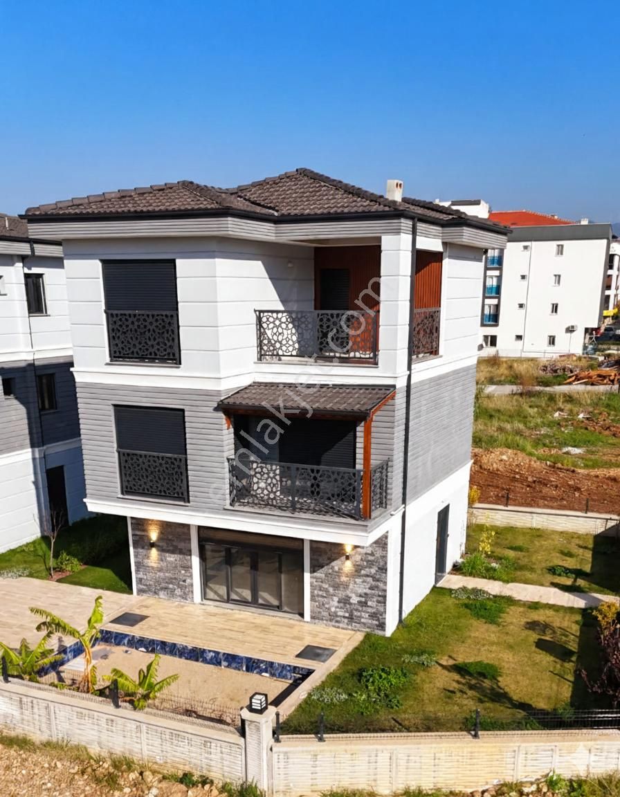 Hem Merkezi Hem Müstakil! , Özel Havuzlu 3+1 5 Banyolu Lüks Villa - Görsel 2