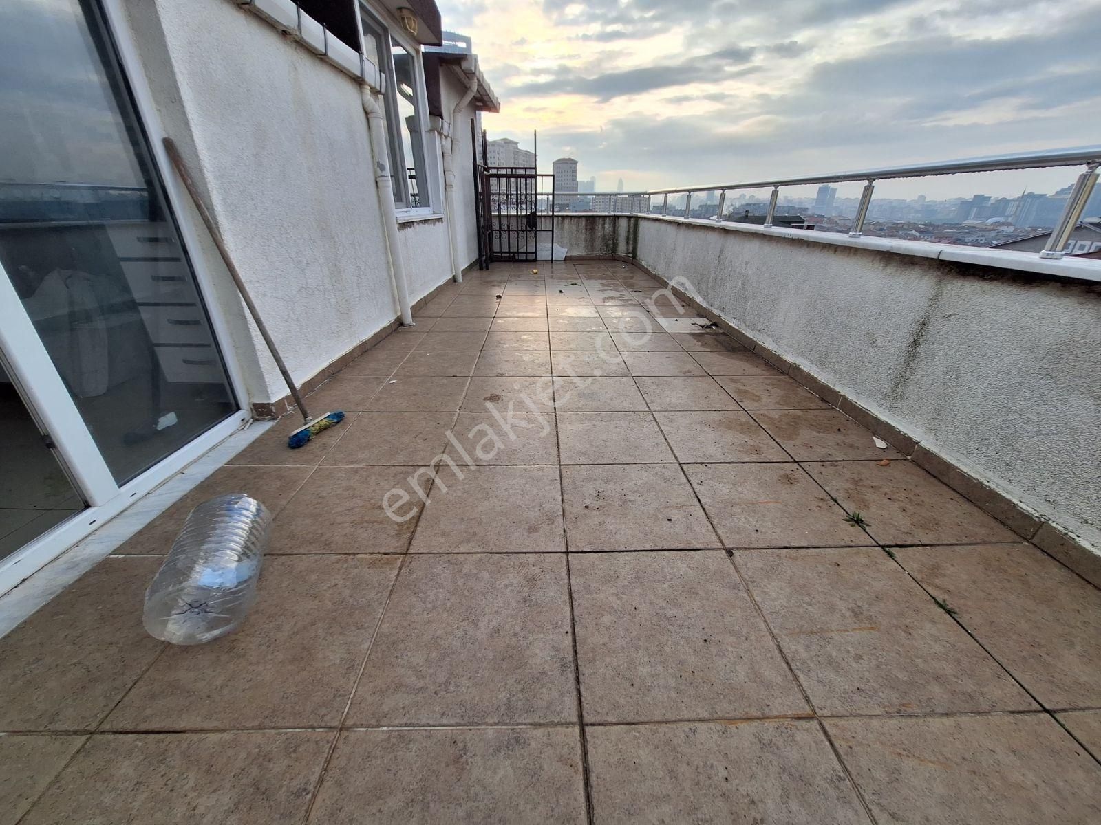 Ünalan Mahallesi'nde Muhteşem Çatı Dubleks Çift Girişli Daire - Görsel 2