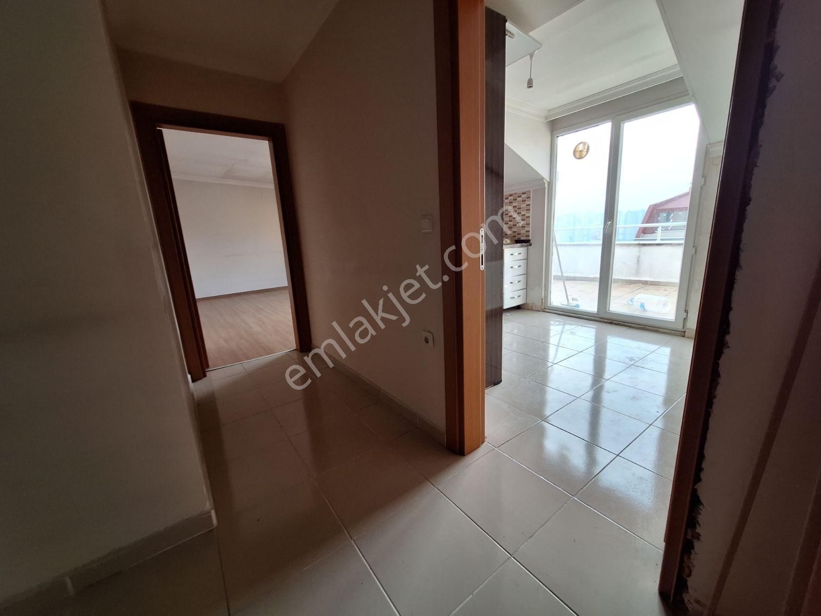 Ünalan Mahallesi'nde Muhteşem Çatı Dubleks Çift Girişli Daire - Görsel 27