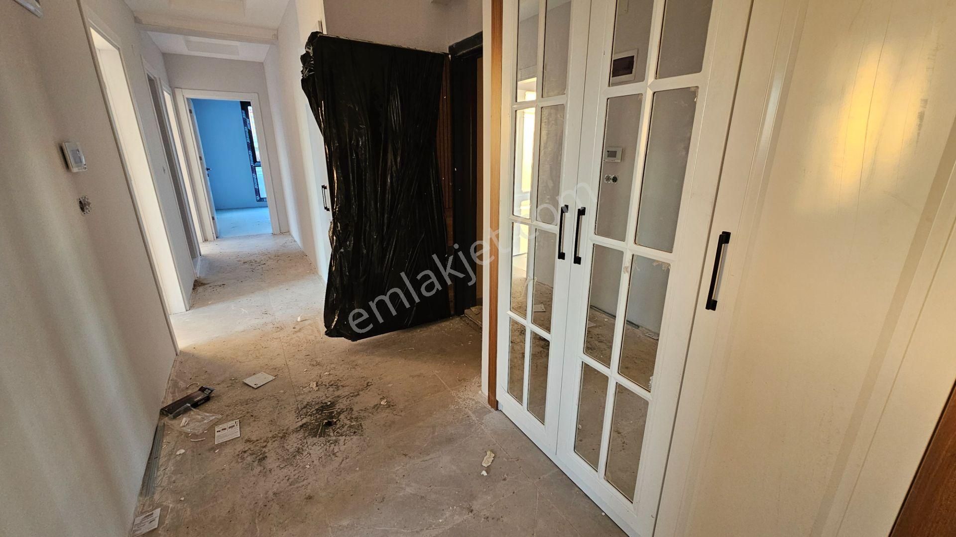 Göçmen Gayrimenkul'den Yeşil Mah.2+1 Sıfır Lüks Satılık Arakat