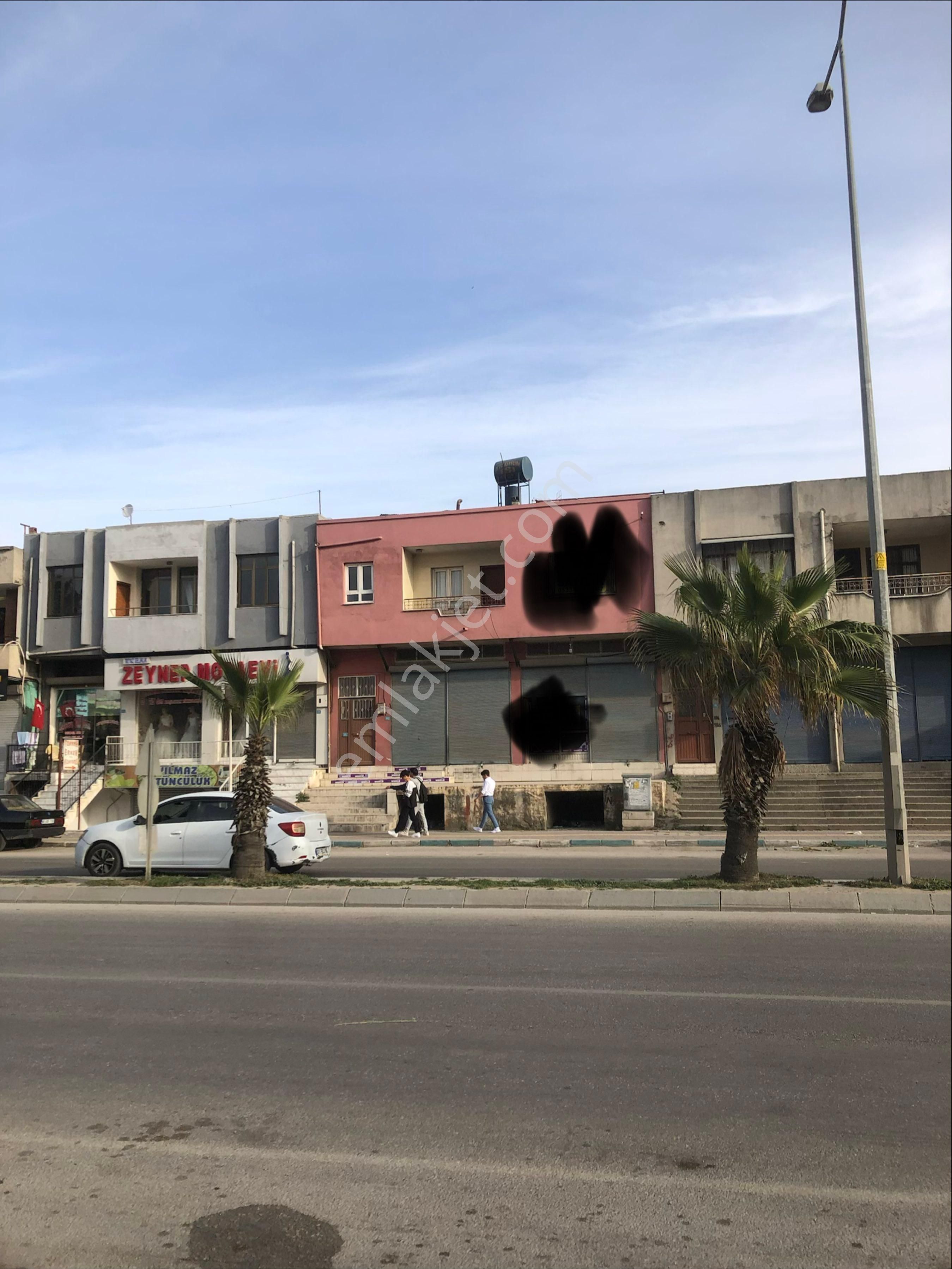 Kozan Yolunda 3 Katlı Dükkan+ev