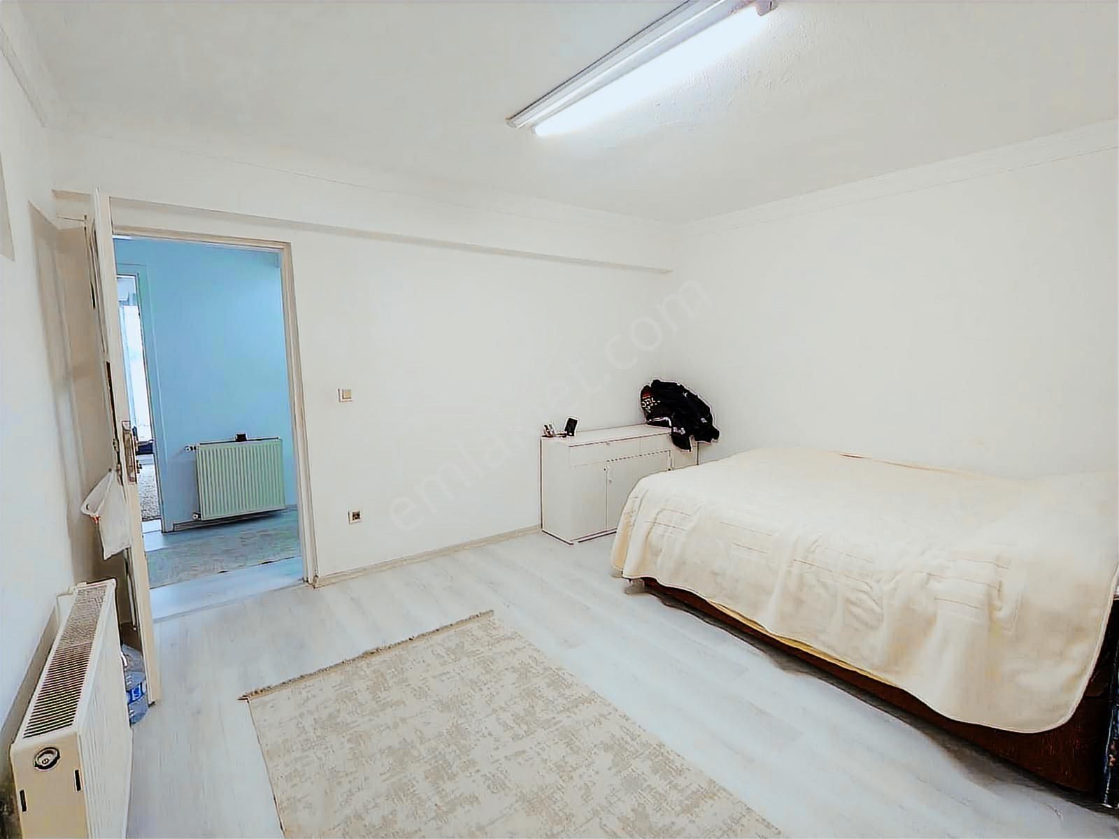 Balçova Tanju Okan Sok. Eşyalı Kiralık 2+1daire - Görsel 22