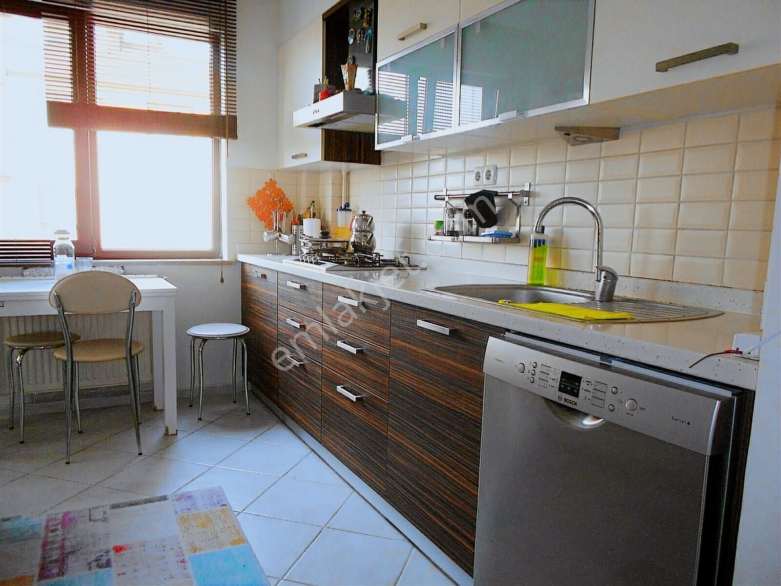 Barış Mahallesi'nde Site İçinde 3+1 Kombili Daire