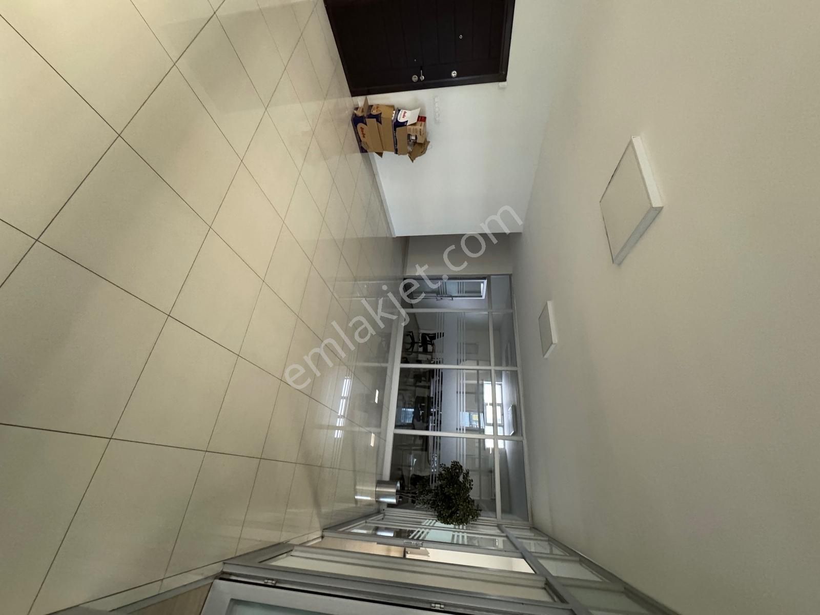 Şerifali'de Kiralik 275m2 Ofis - Görsel 19