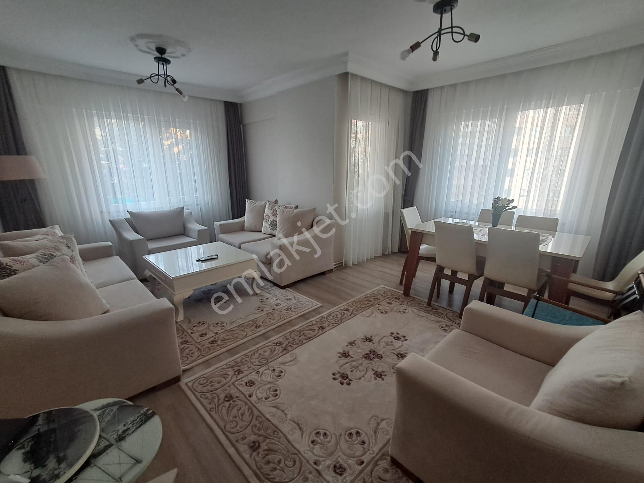 Oryaştan Ataşehir İçerenköy Özgüven Sitesinde 115m2 3+1 Daire