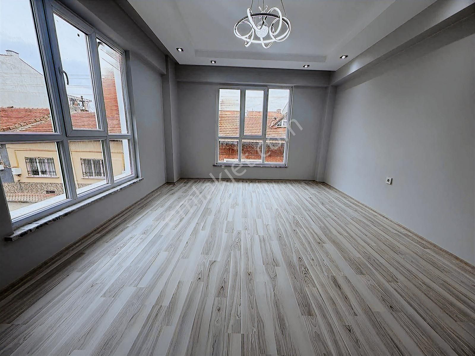 Şirintepe Mahallesi Park Yanı Satılık 2+1 Daire - Görsel 14