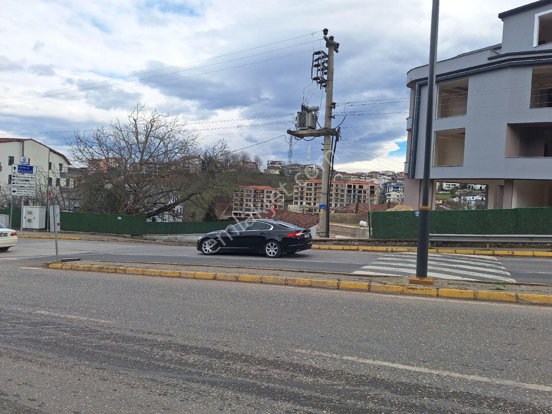 Cadde Üstü 2+1 Arakat Daire, Belediye/kaymakamlık Caddesi Sonunda - Görsel 32