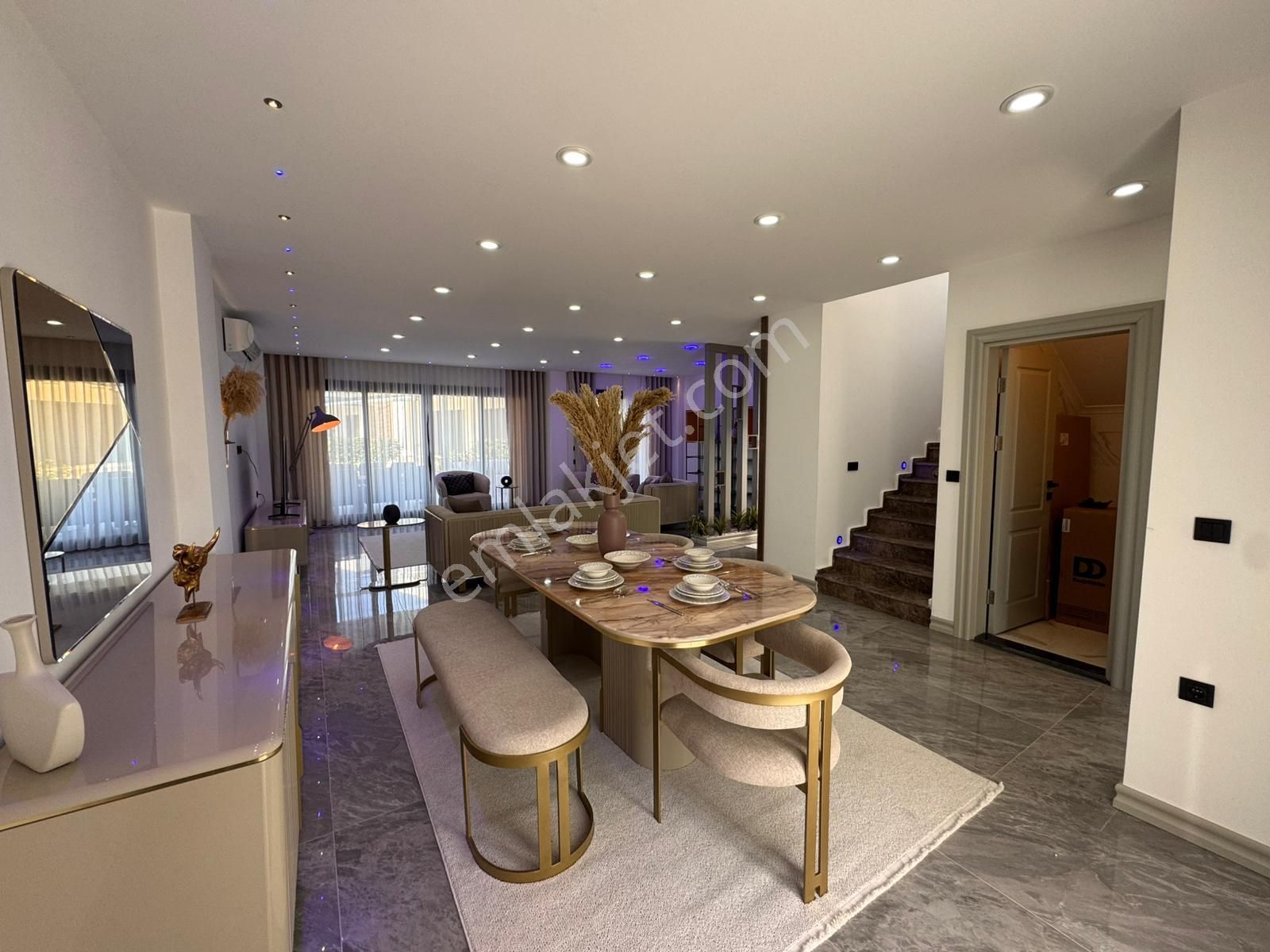 Didim Altınkum’da Denize 600 Metre Full Eşyalı Mimariye Bayılcağınız 4+1 Villa - Görsel 17
