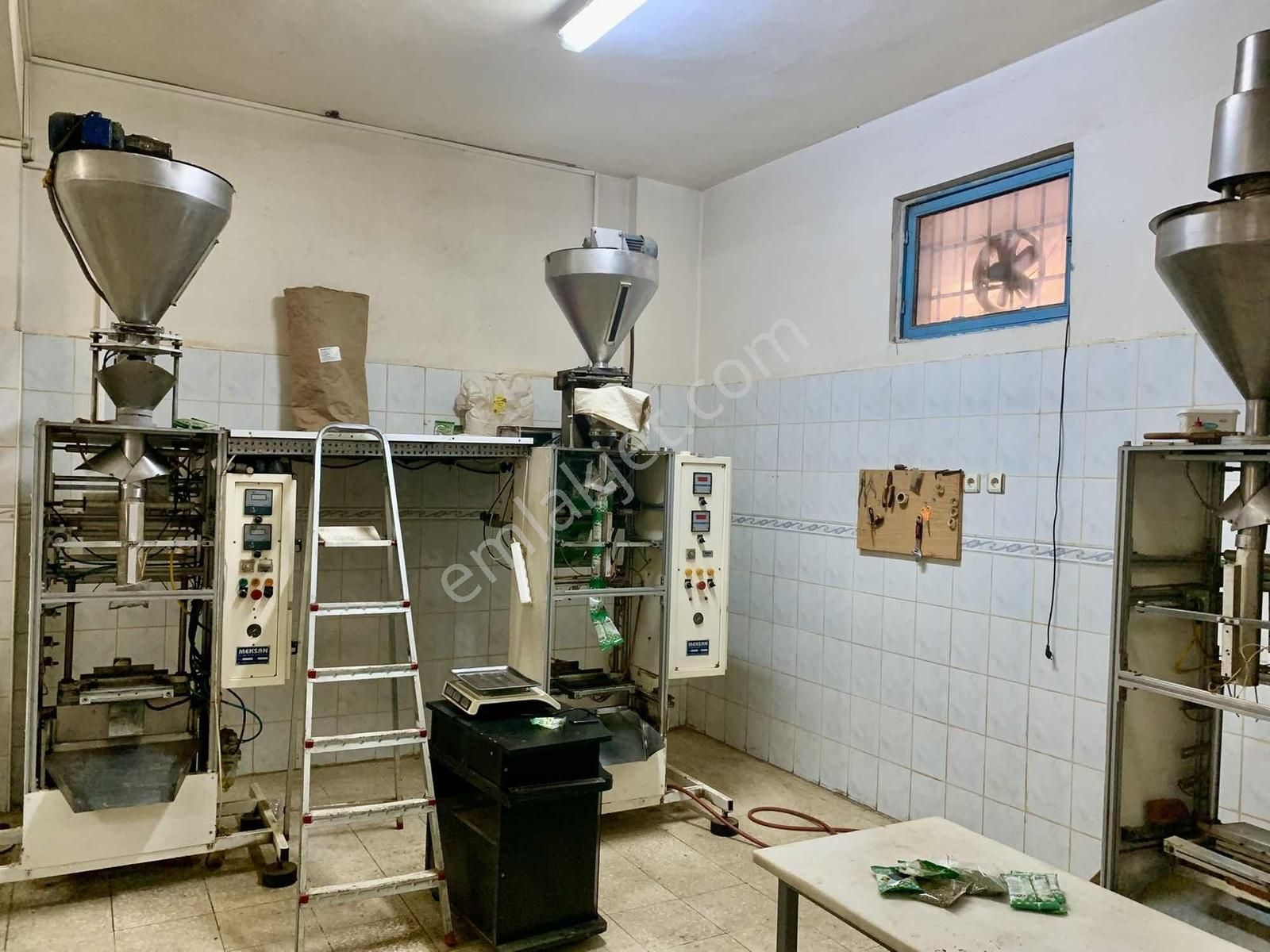 Mirsat Sancaktar'dan 400 M2 İki Katlı Kiralık Dükkan - Görsel 9