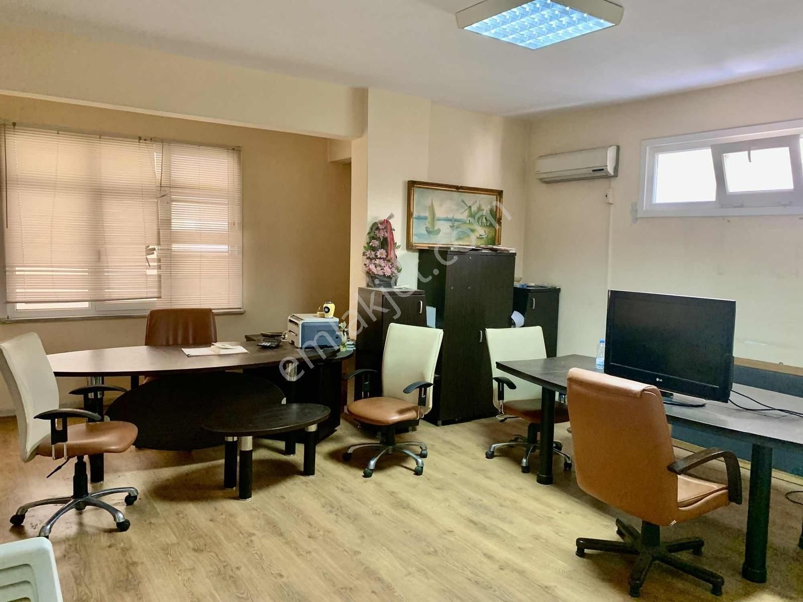 Mirsat Sancaktar'dan 400 M2 İki Katlı Kiralık Dükkan - Görsel 4