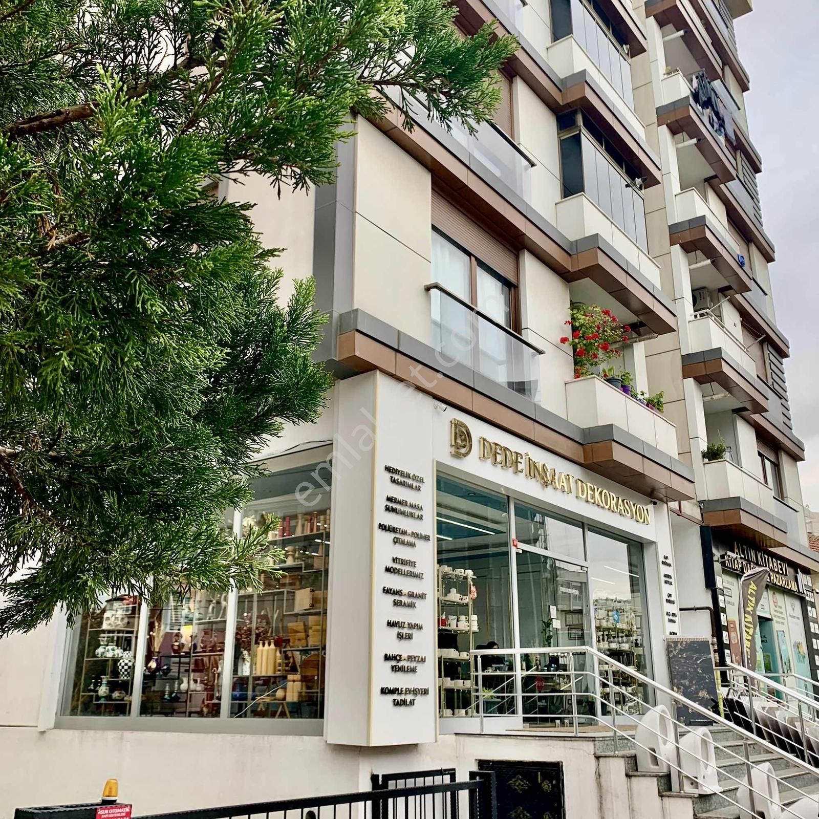 Mirsat Sancaktar'dan Yeni Binada Geniş Satılık Dükkan