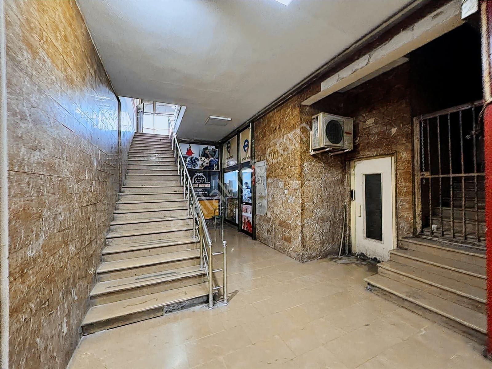 Cenk Atalay Solak'tan Dörtler İş Merkezi'nde Kiralık Ofis/büro - Görsel 8