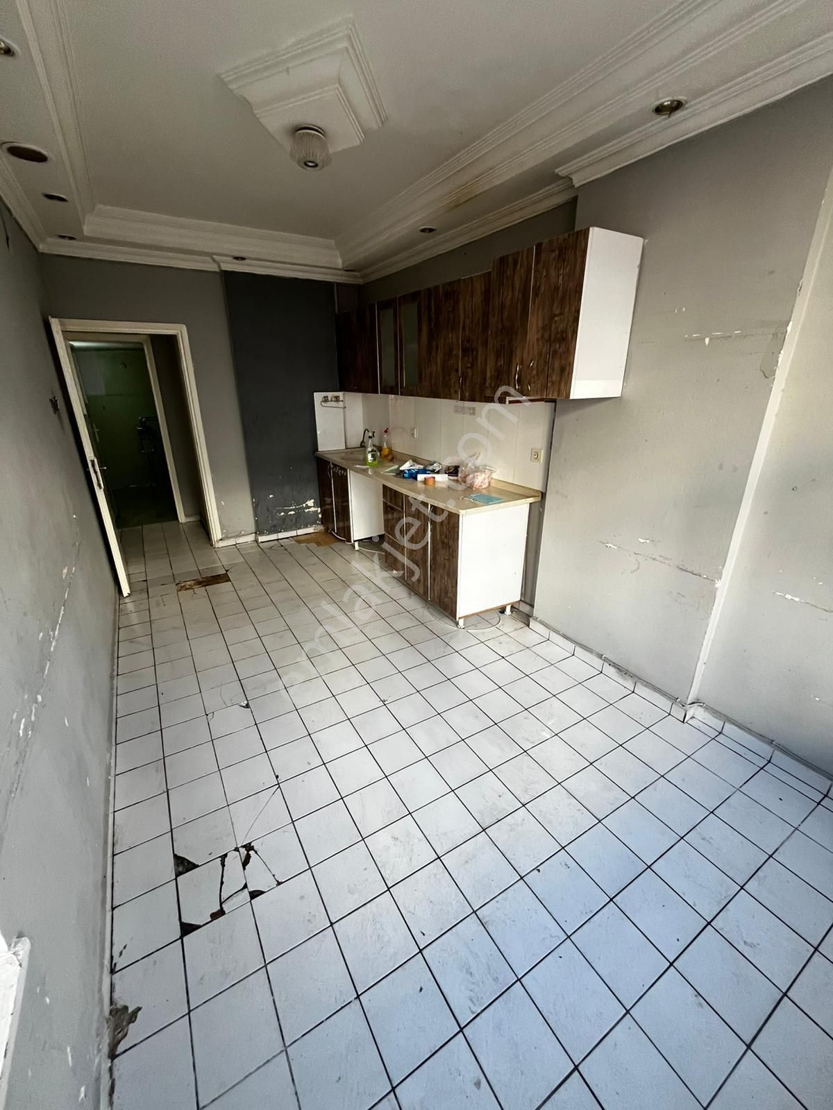 Güllük Caddesinde 2+1 Geniş İş Yeri Yada Ev - Görsel 22