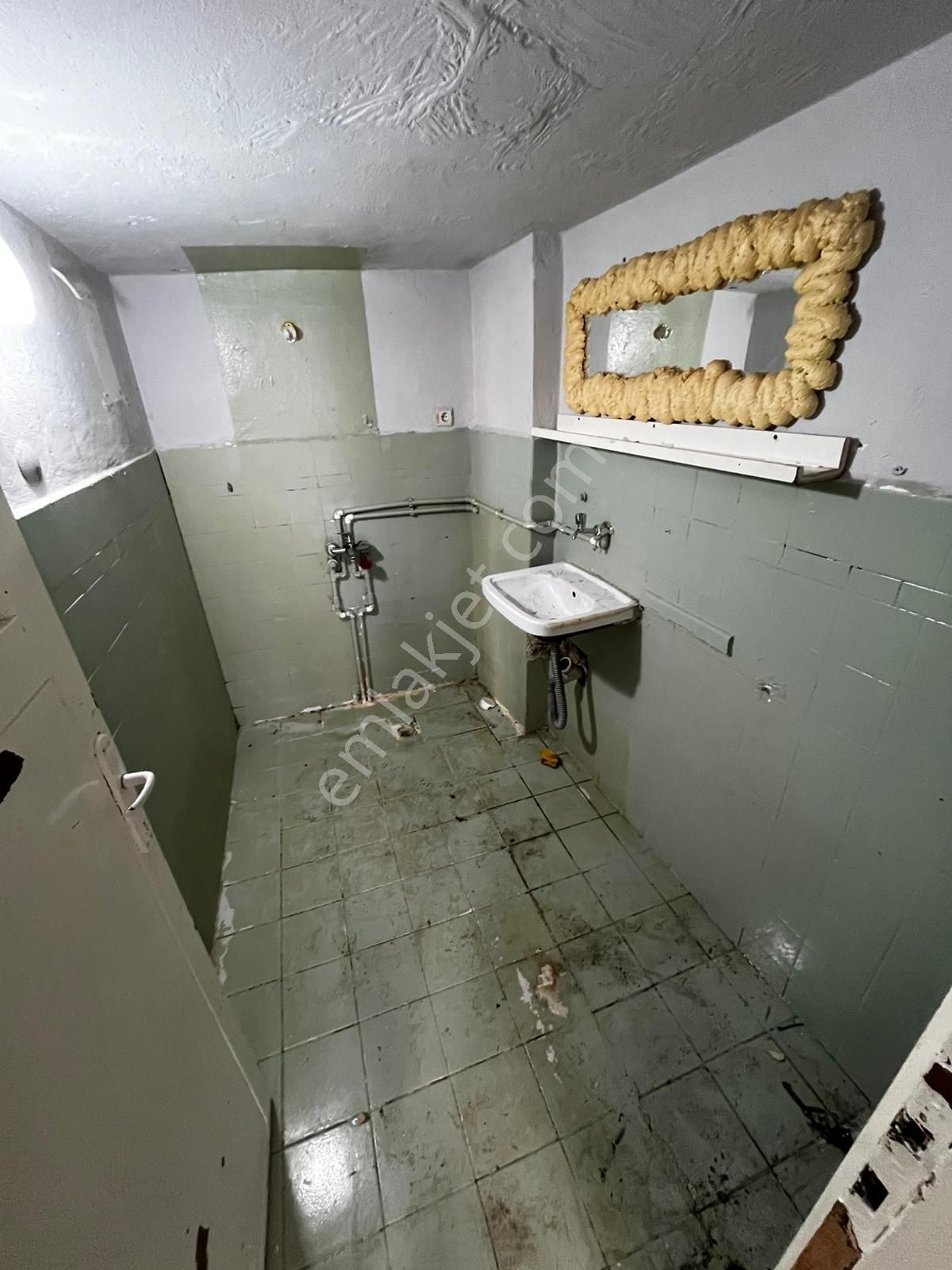 Güllük Caddesinde 2+1 Geniş İş Yeri Yada Ev - Görsel 20