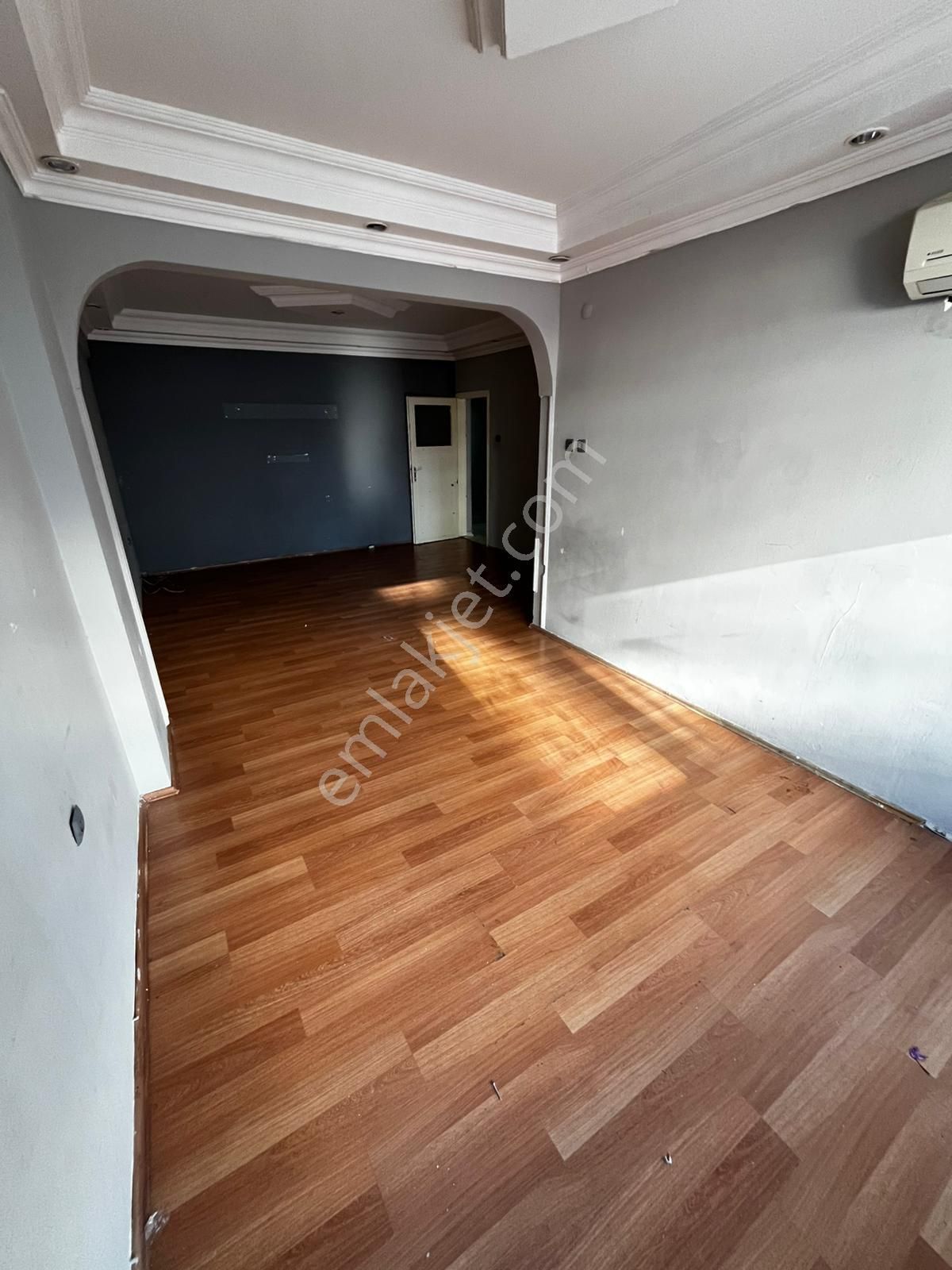 Güllük Caddesinde 2+1 Geniş İş Yeri Yada Ev - Görsel 14