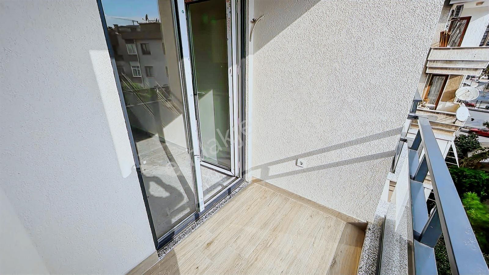 Cenk Atalay Solaktan Nefes Marin, Sahile 1. Parsel 3+1 115 M² - Görsel 16