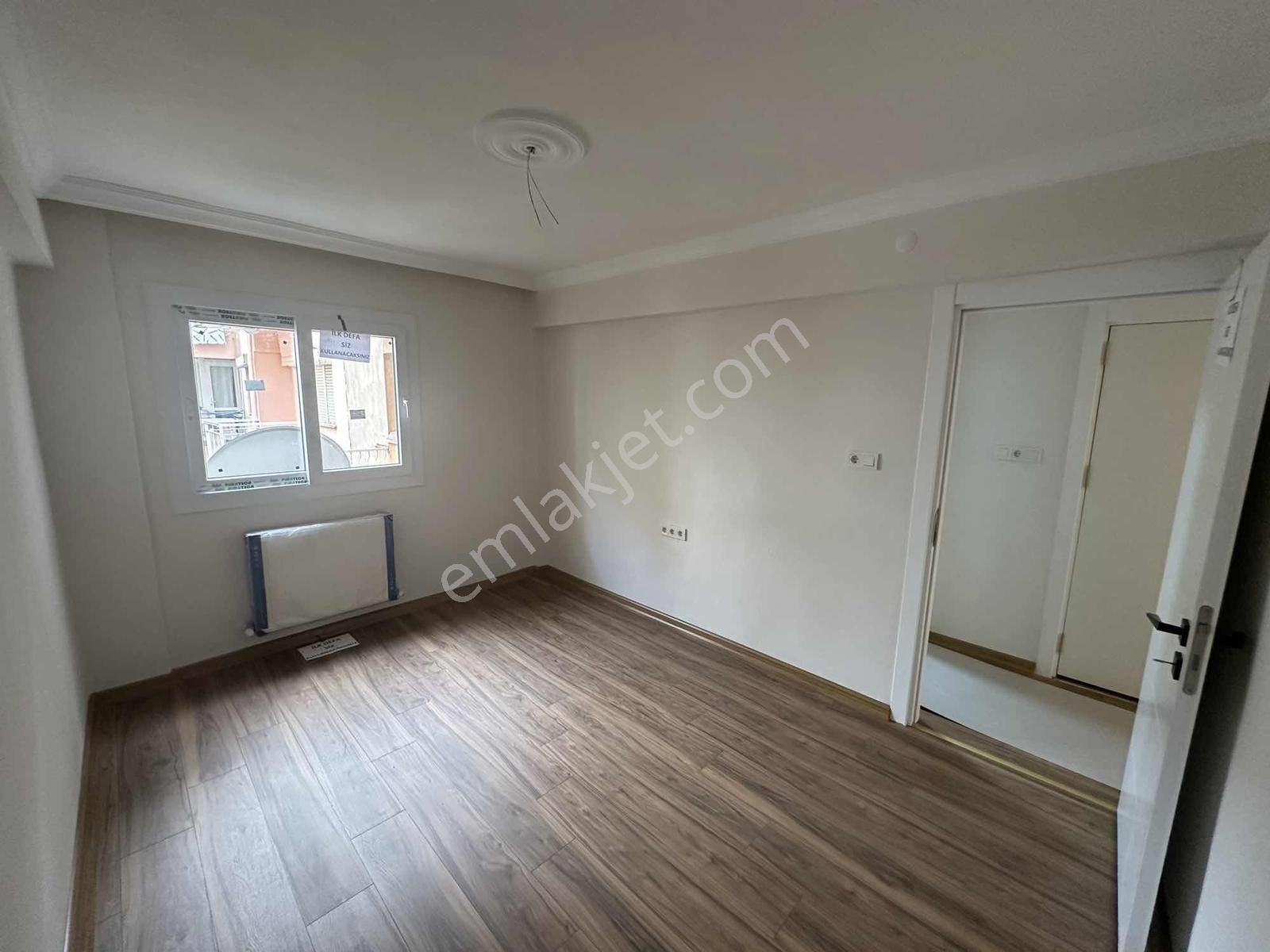 Güzelyalı'da Komple Tadilatlı Satılık 3+1 Fırsat Daire - Görsel 3