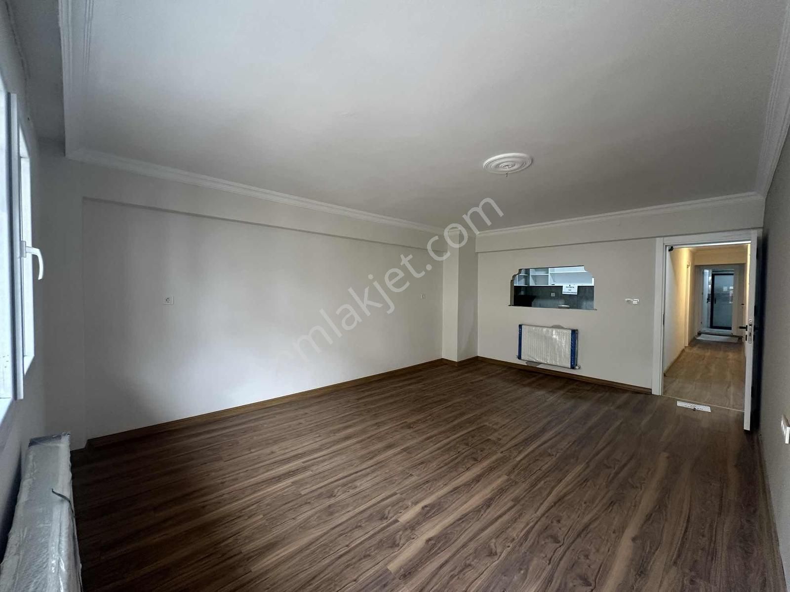 Güzelyalı'da Komple Tadilatlı Satılık 3+1 Fırsat Daire - Görsel 18