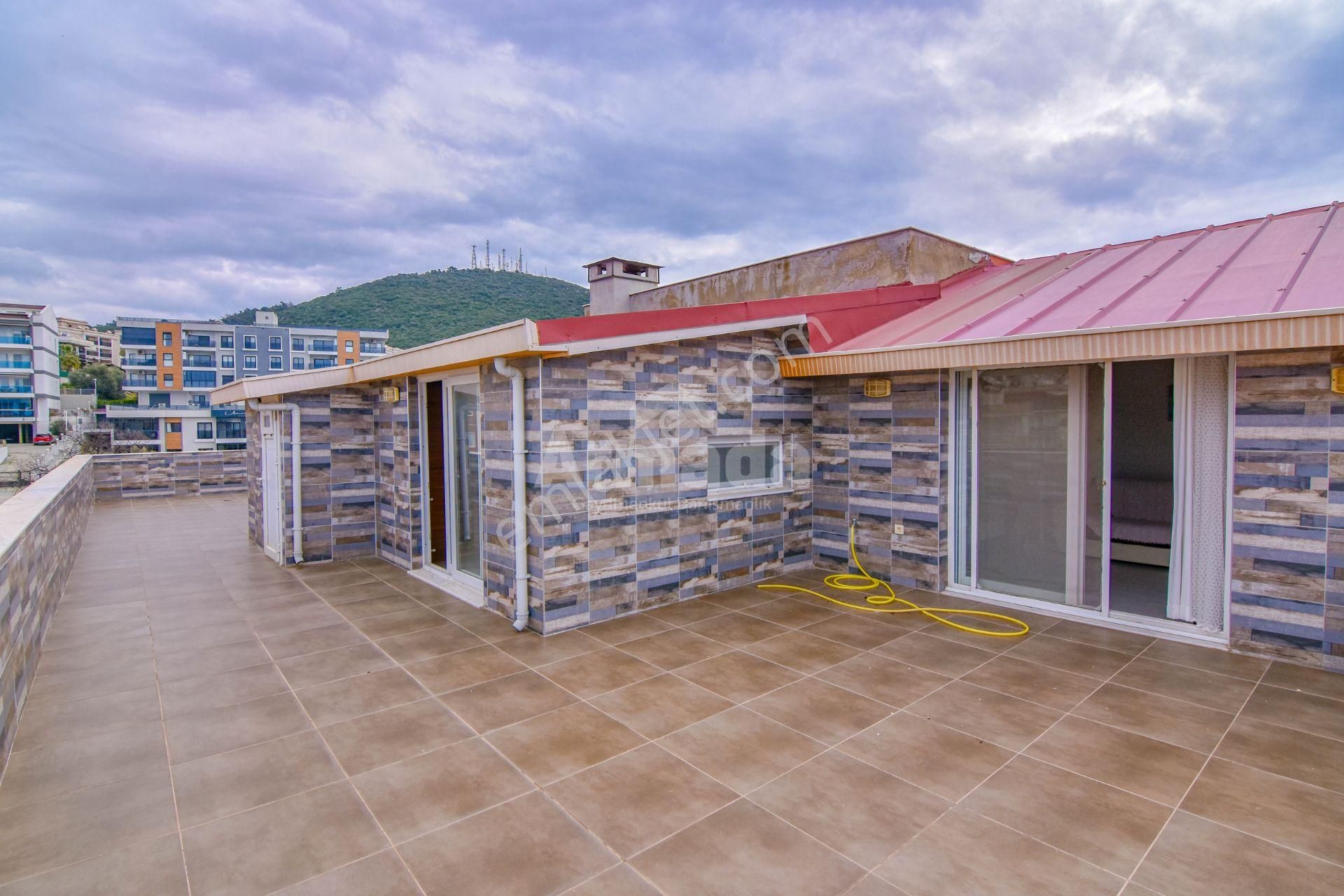 Kuşadası Ege Mahallesi'nde Deniz Manzaralı 5+2 Satılık Dubleks - Görsel 30